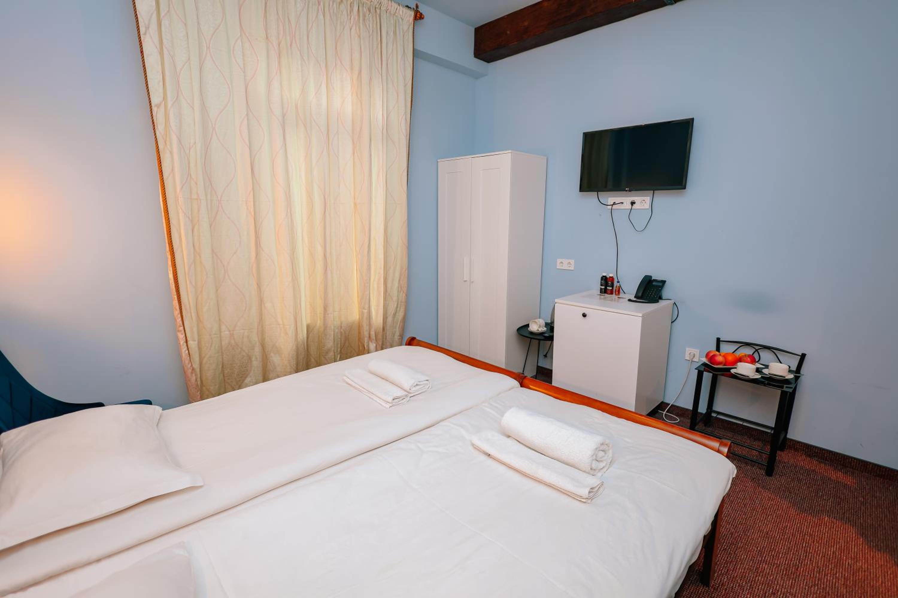Standard Double or Twin Room - Photo 20