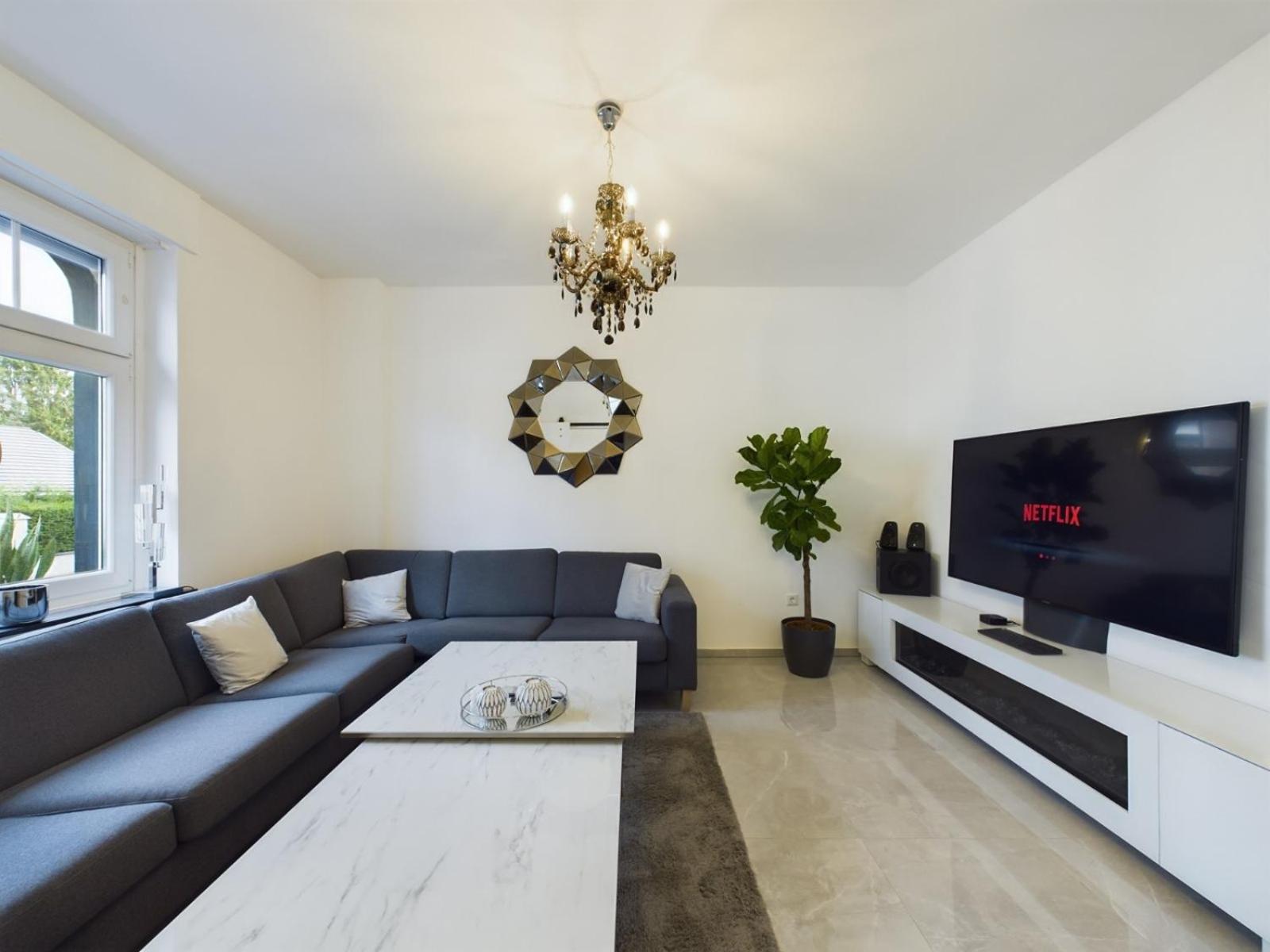 Villa photo 1