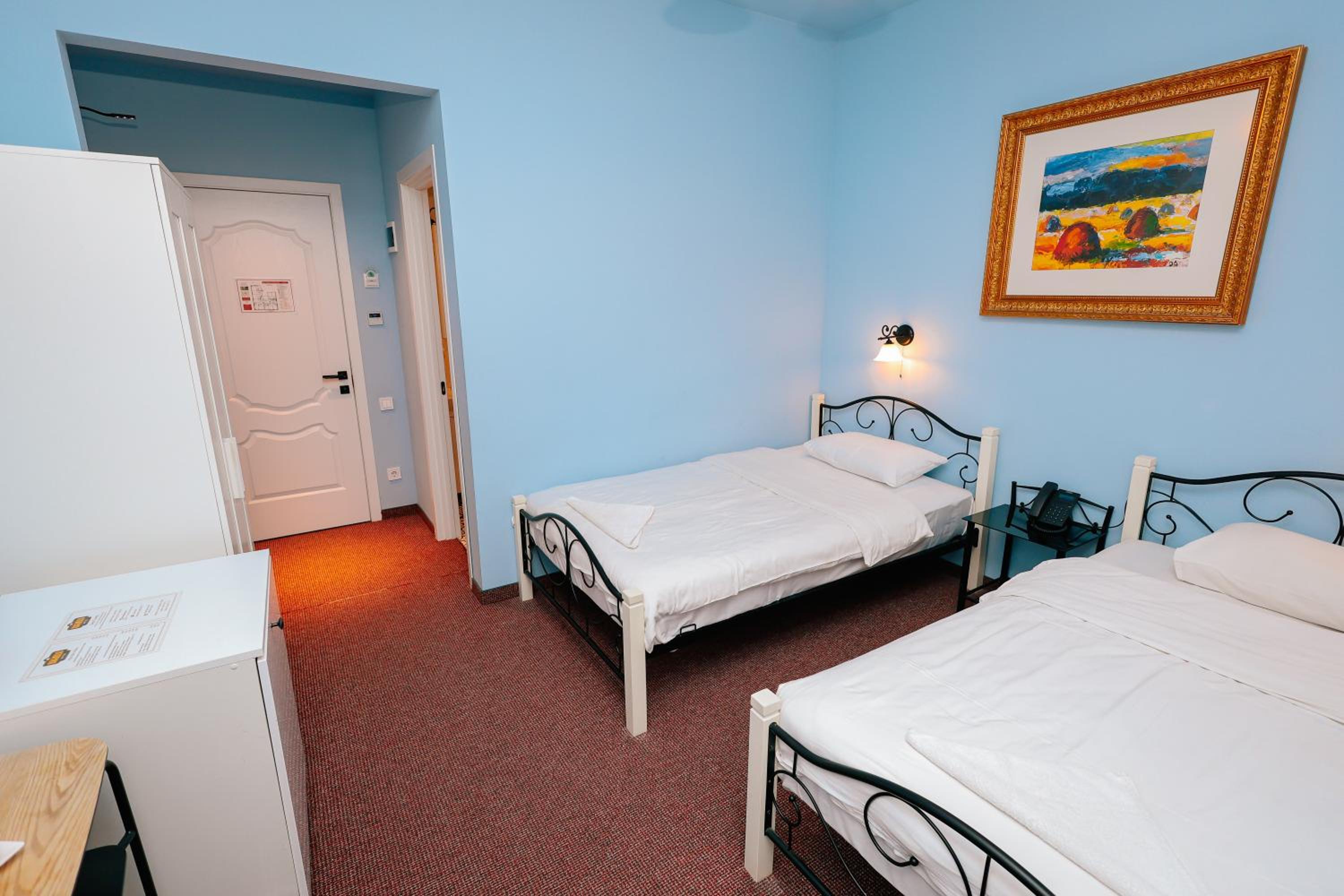 Standard Double or Twin Room - Photo 29