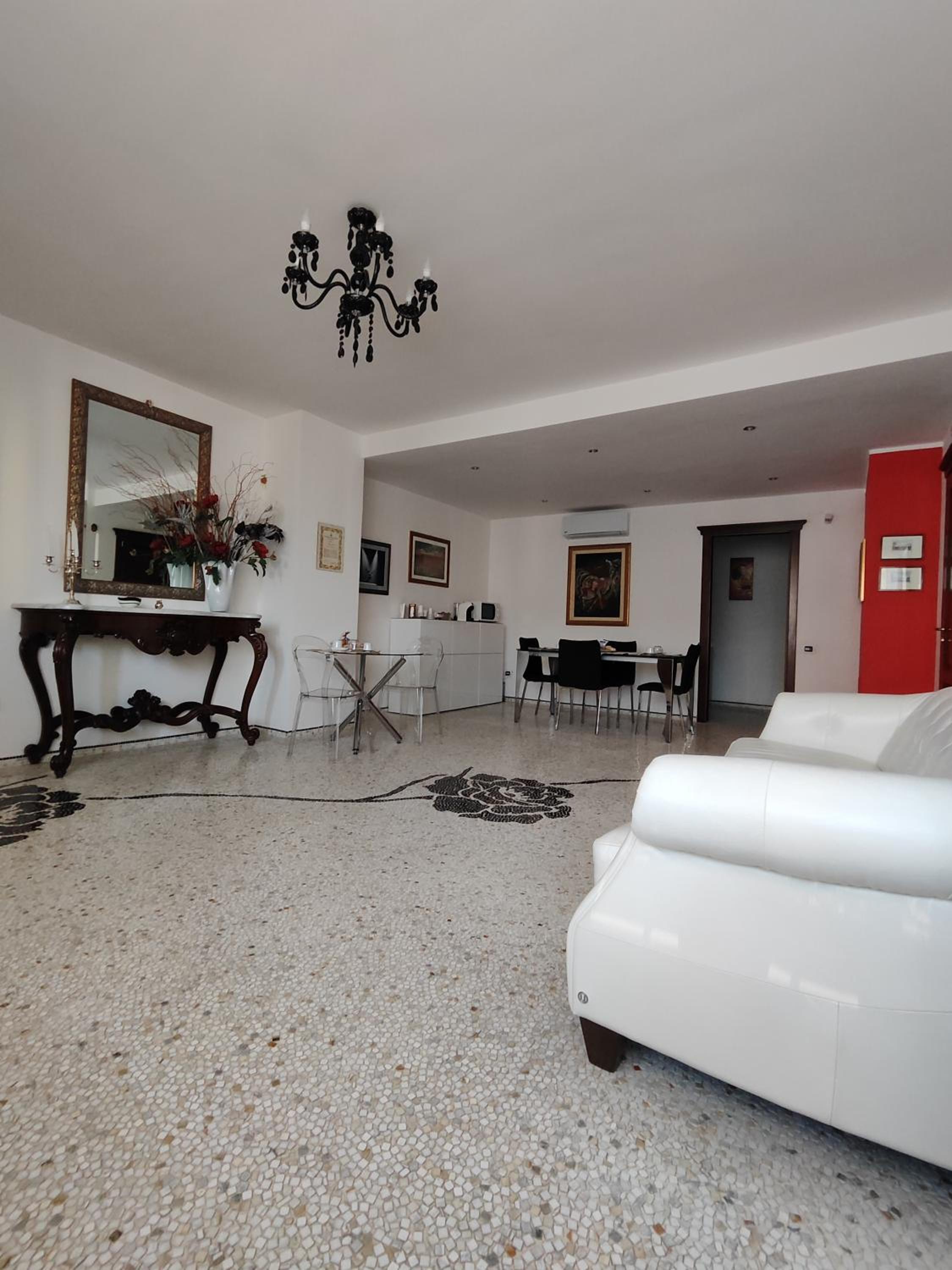 Family Room - Photo 15