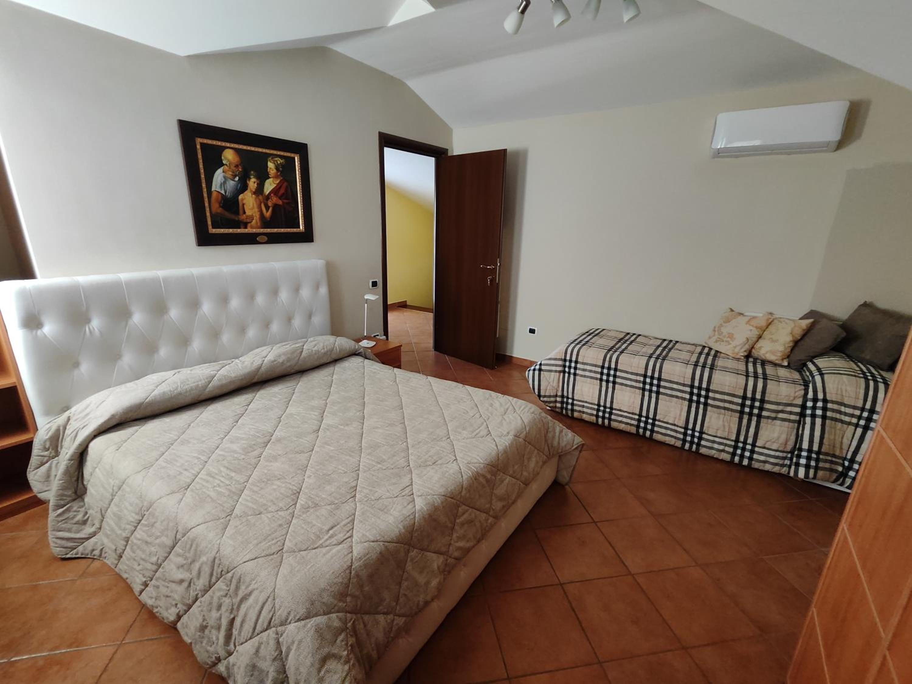 Standard Double Room - Photo 19