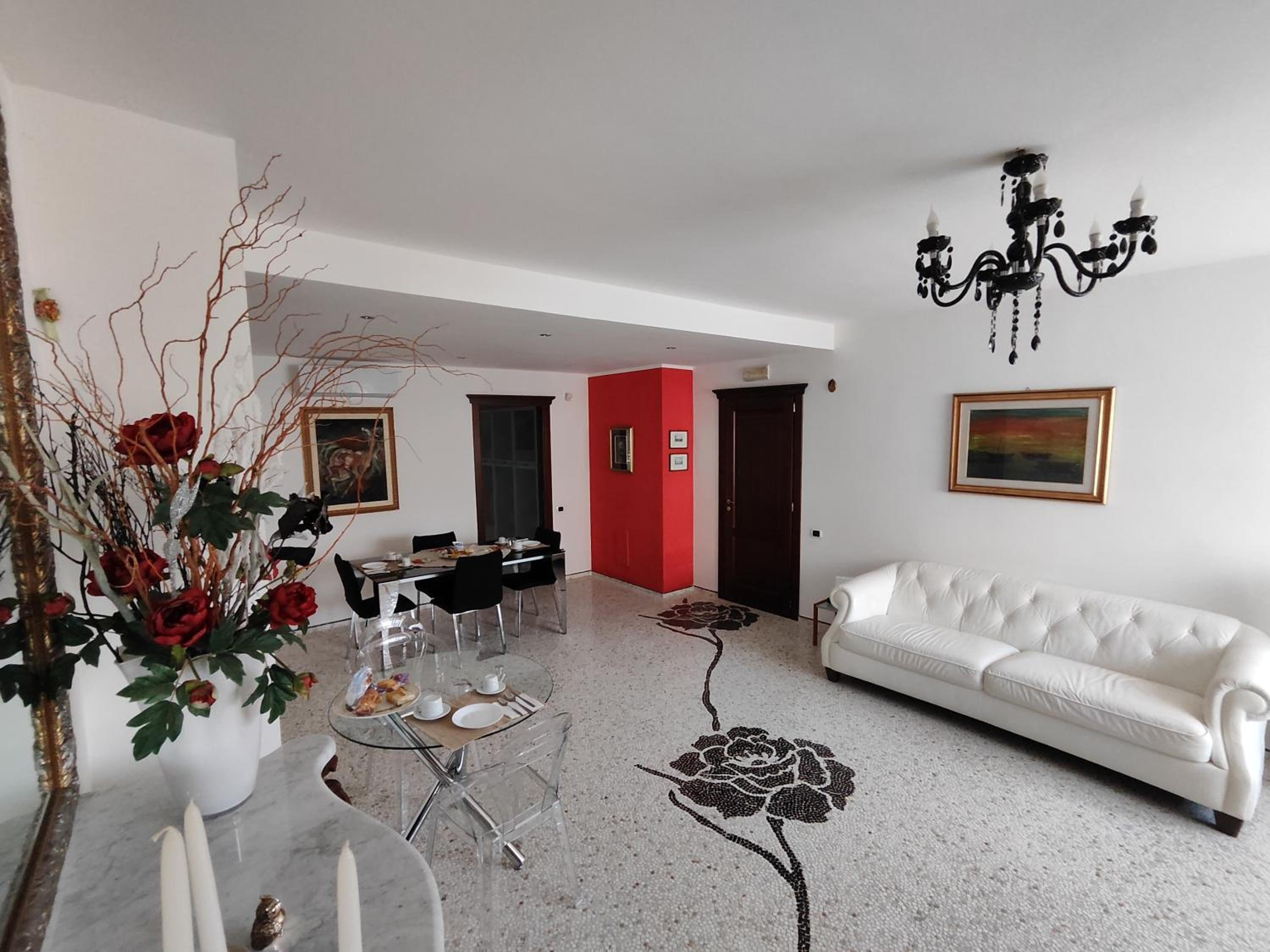 Family Room - Photo 13