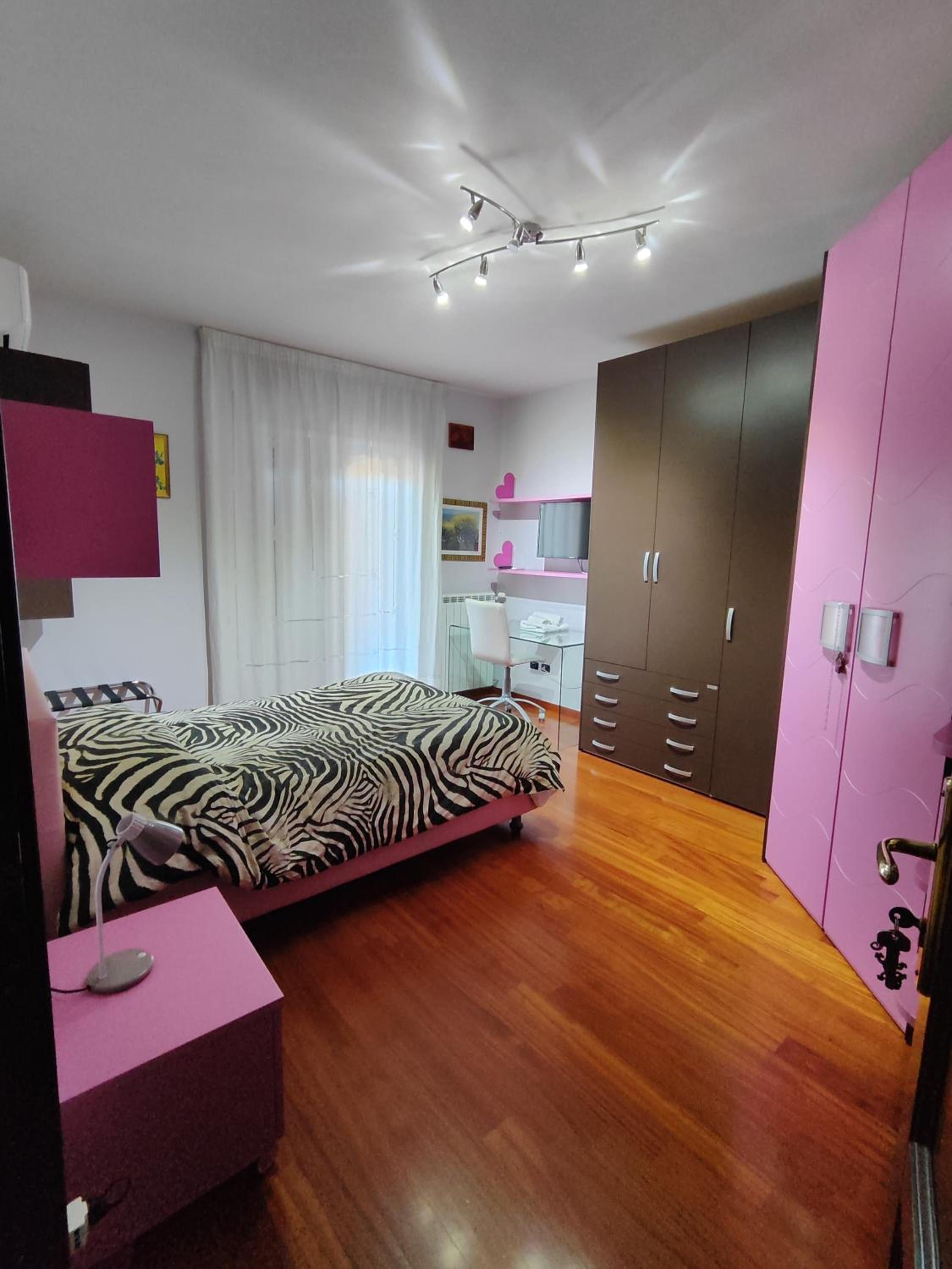 Family Room - Photo 12