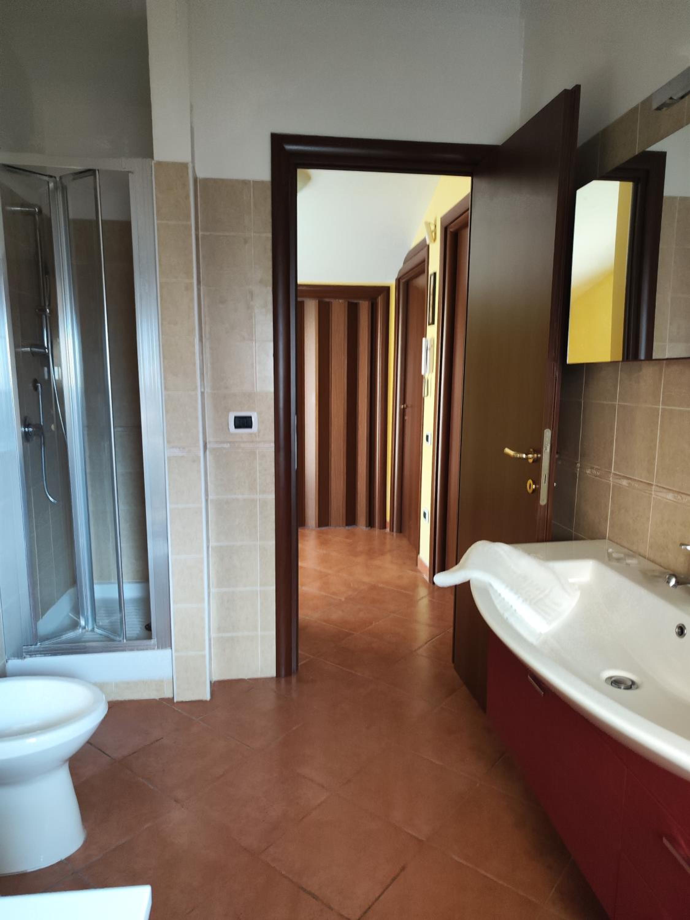 Standard Double Room - Photo 12