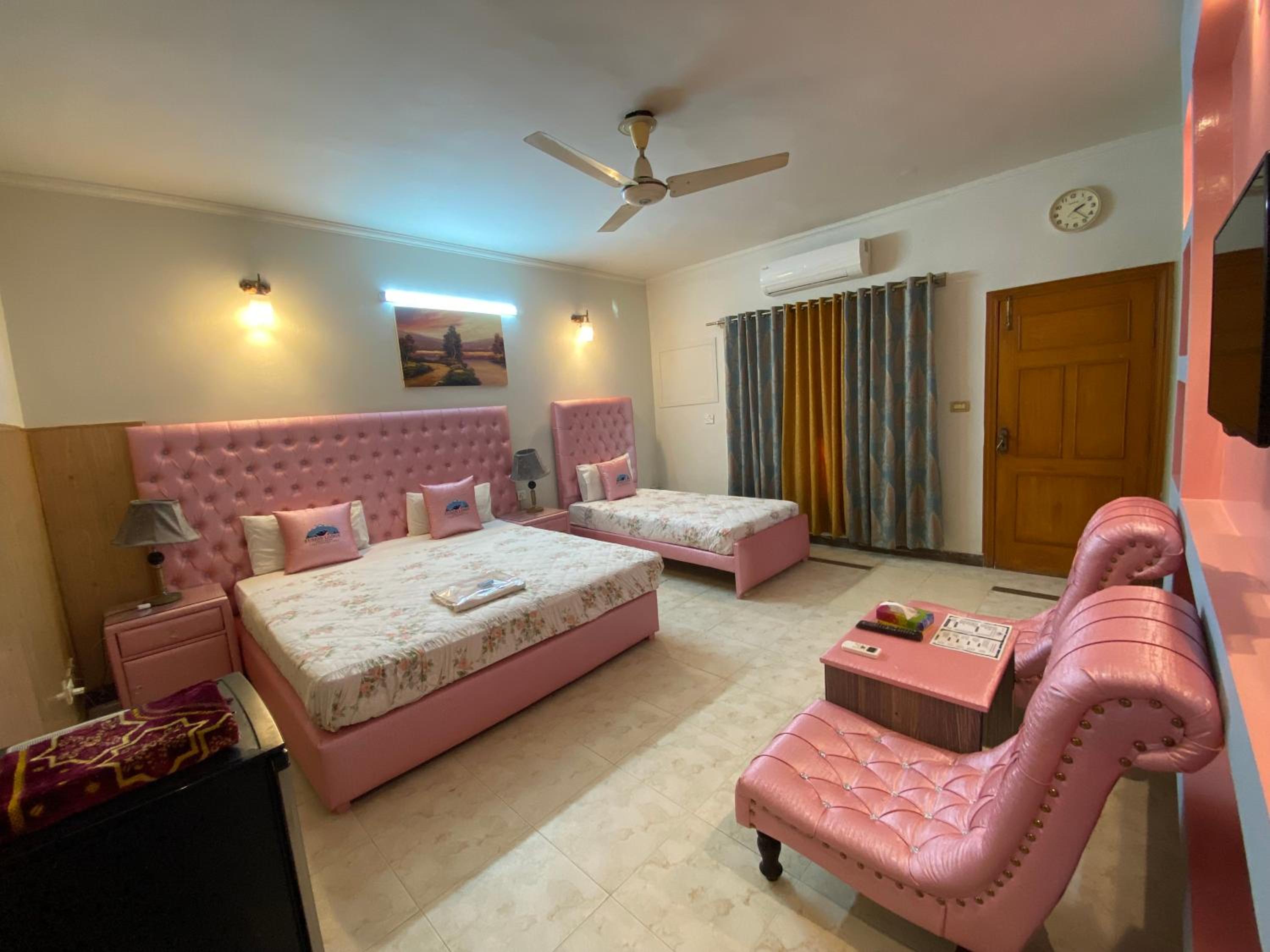 Deluxe Triple Room - Photo 1