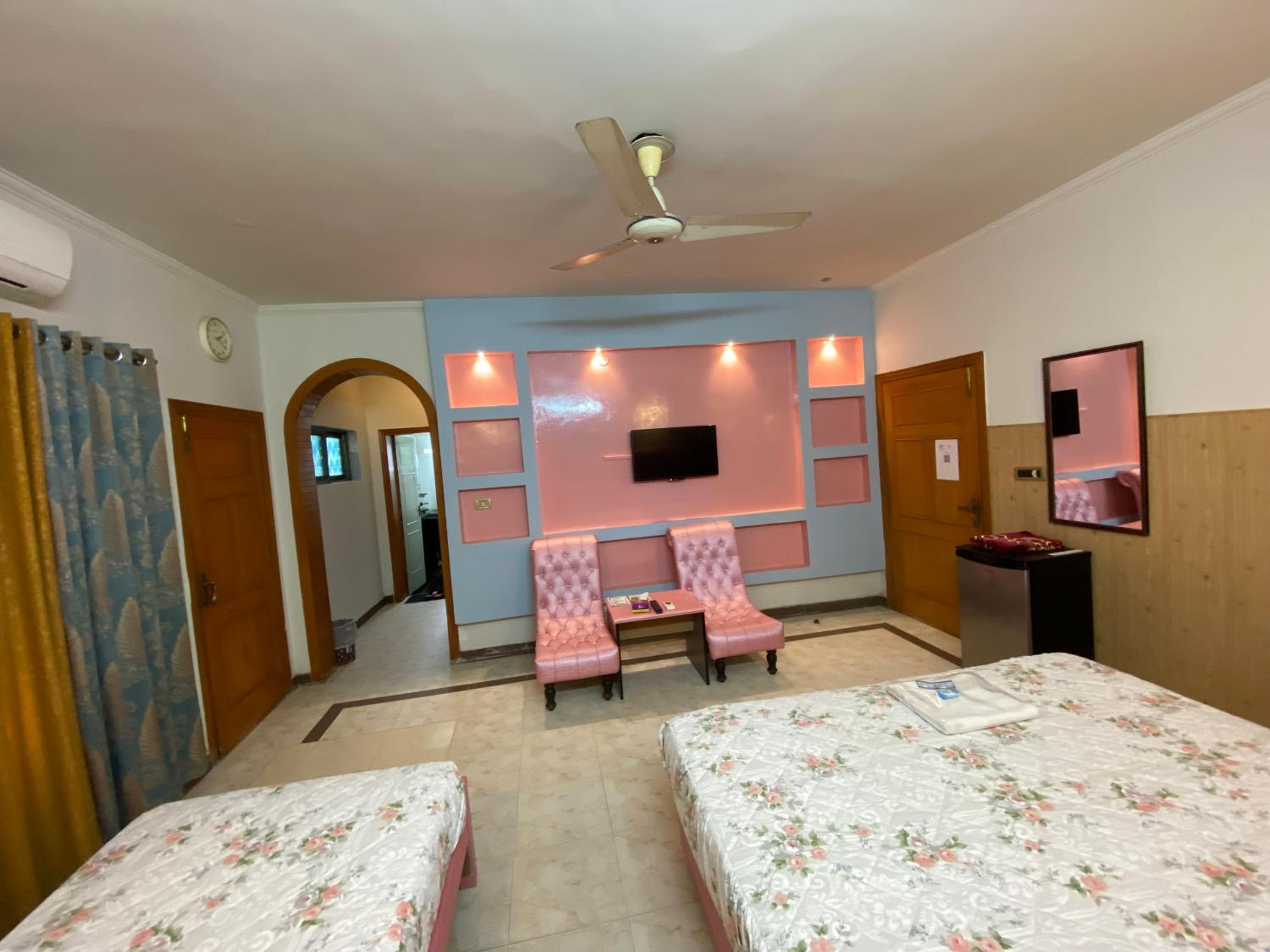 Deluxe Triple Room - Photo 10