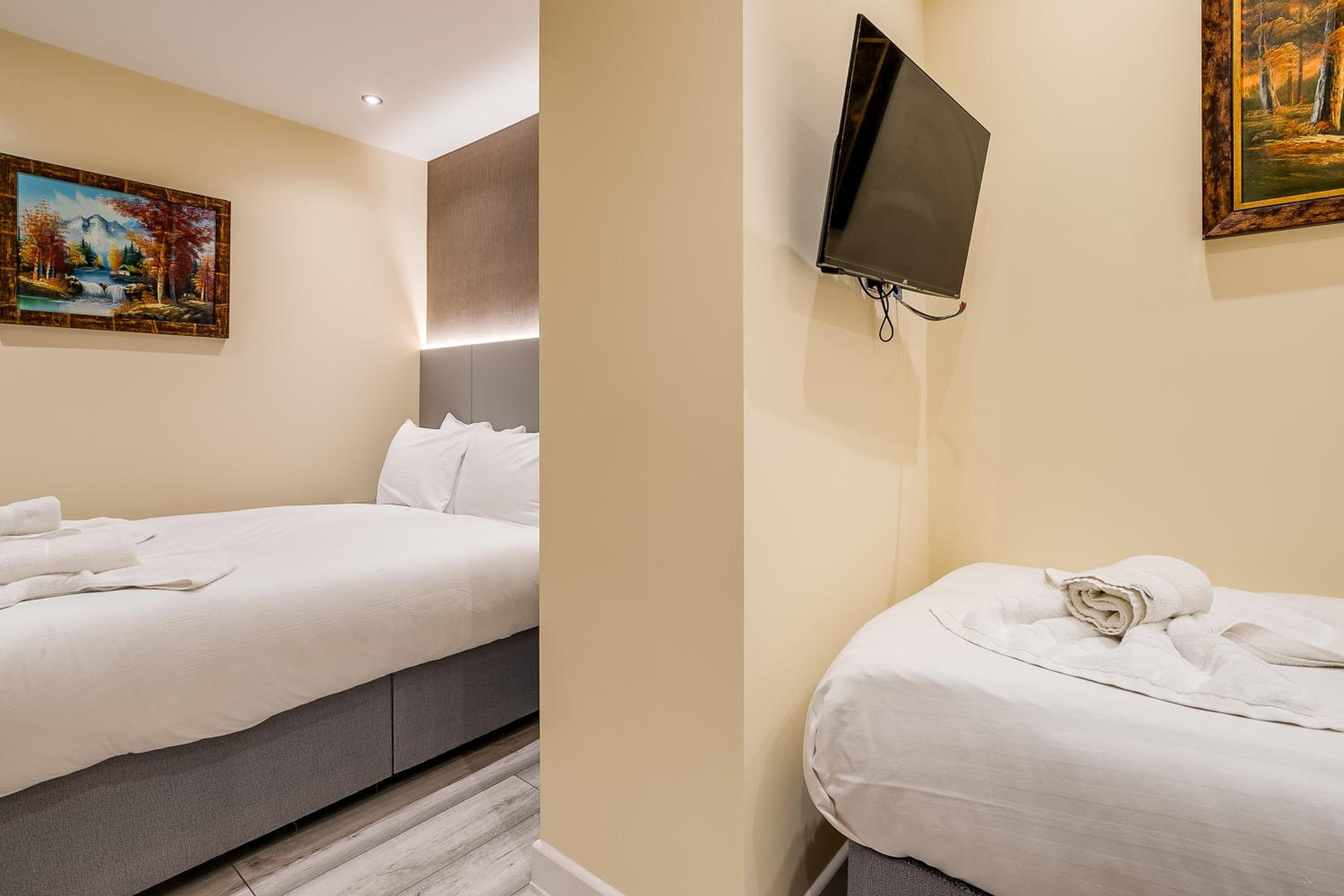 Luxury Triple Room photo 2