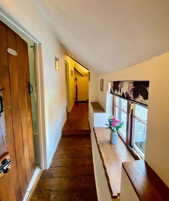 Three-Bedroom House photo 3