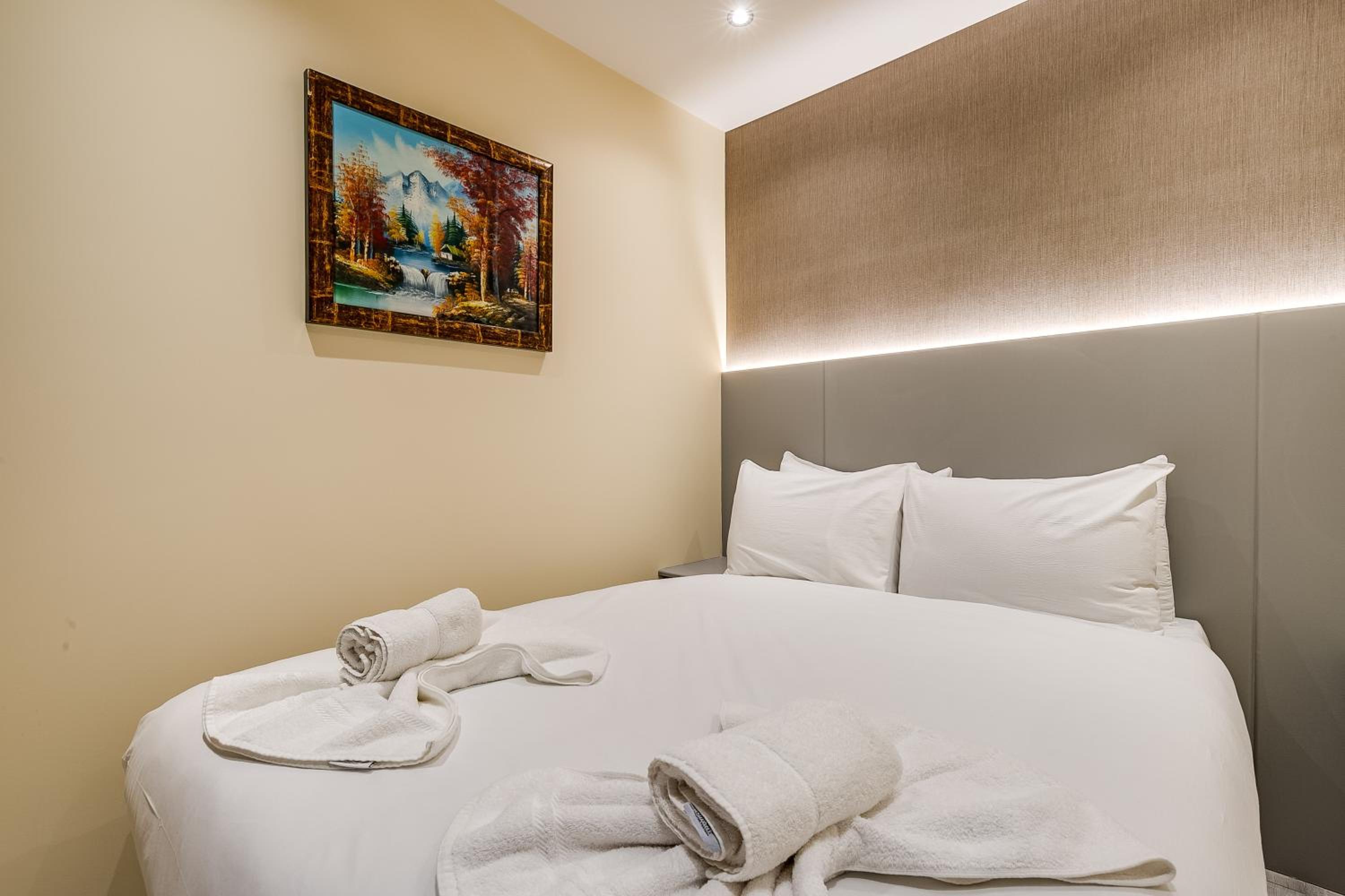 Luxury Triple Room photo 1