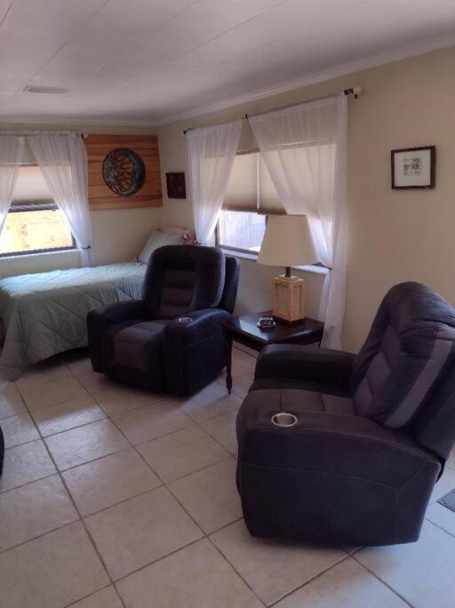 One-Bedroom House photo 3