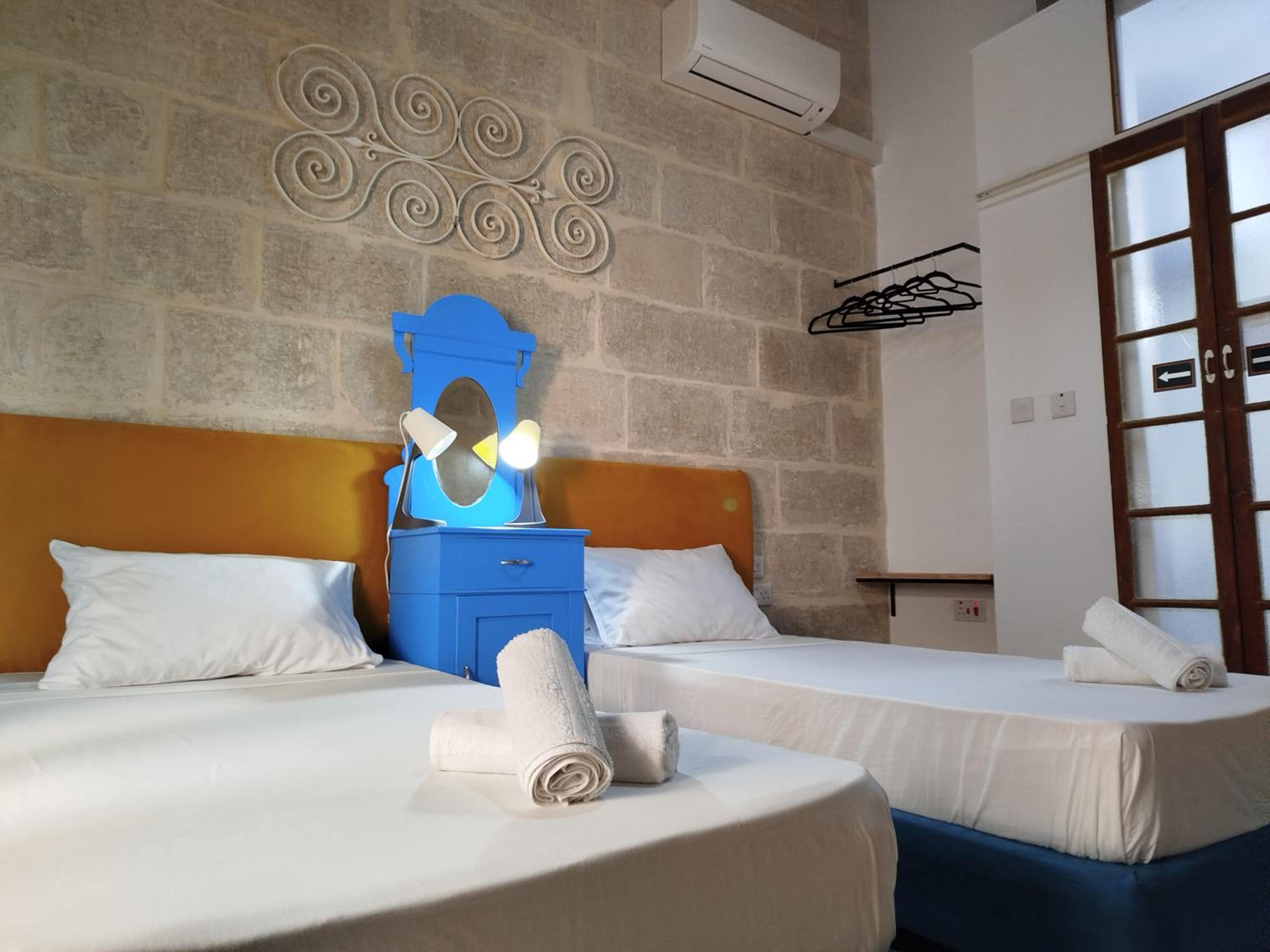 Twin Room with Balcony photo 2