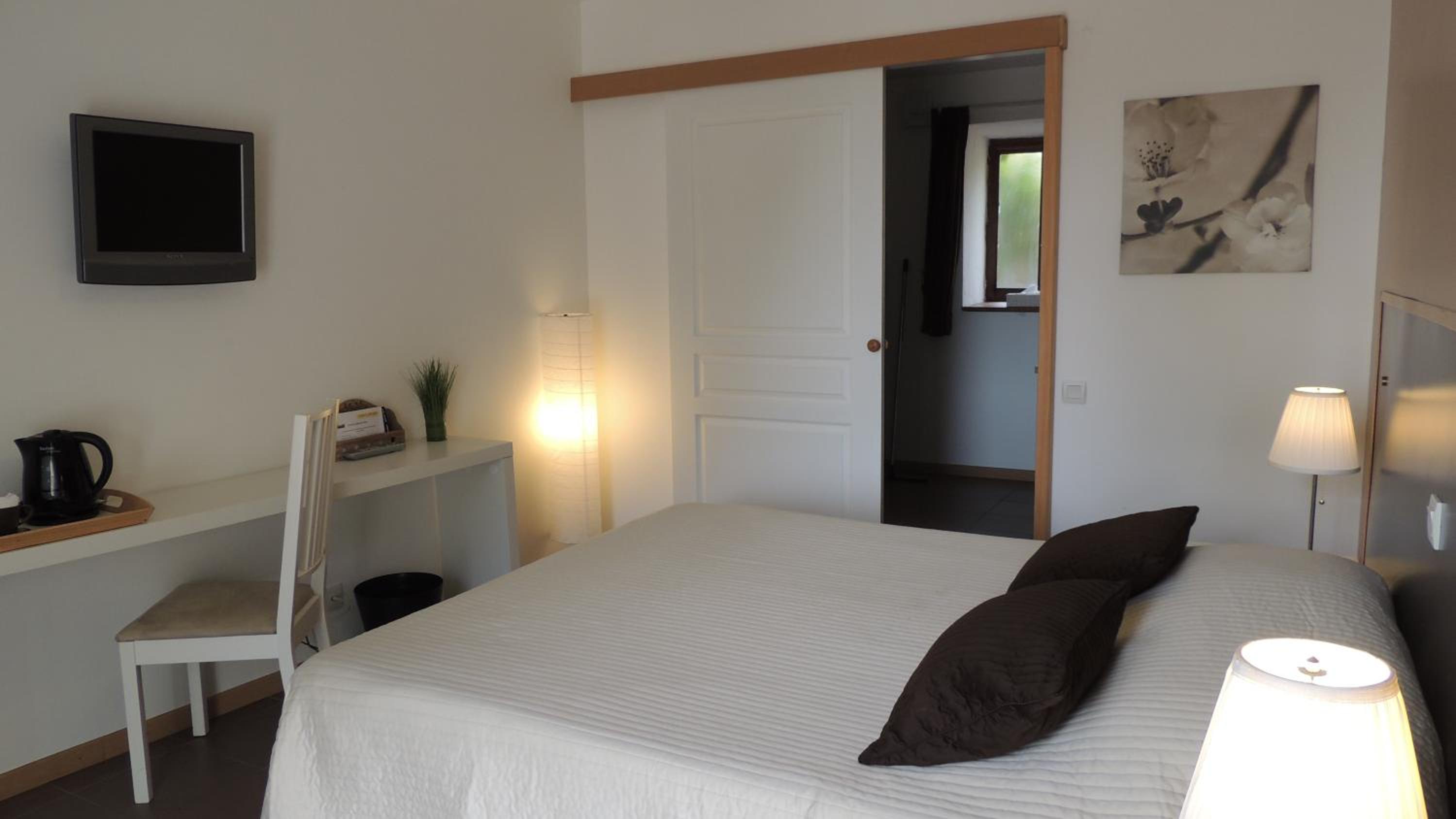Double Room - Photo 3