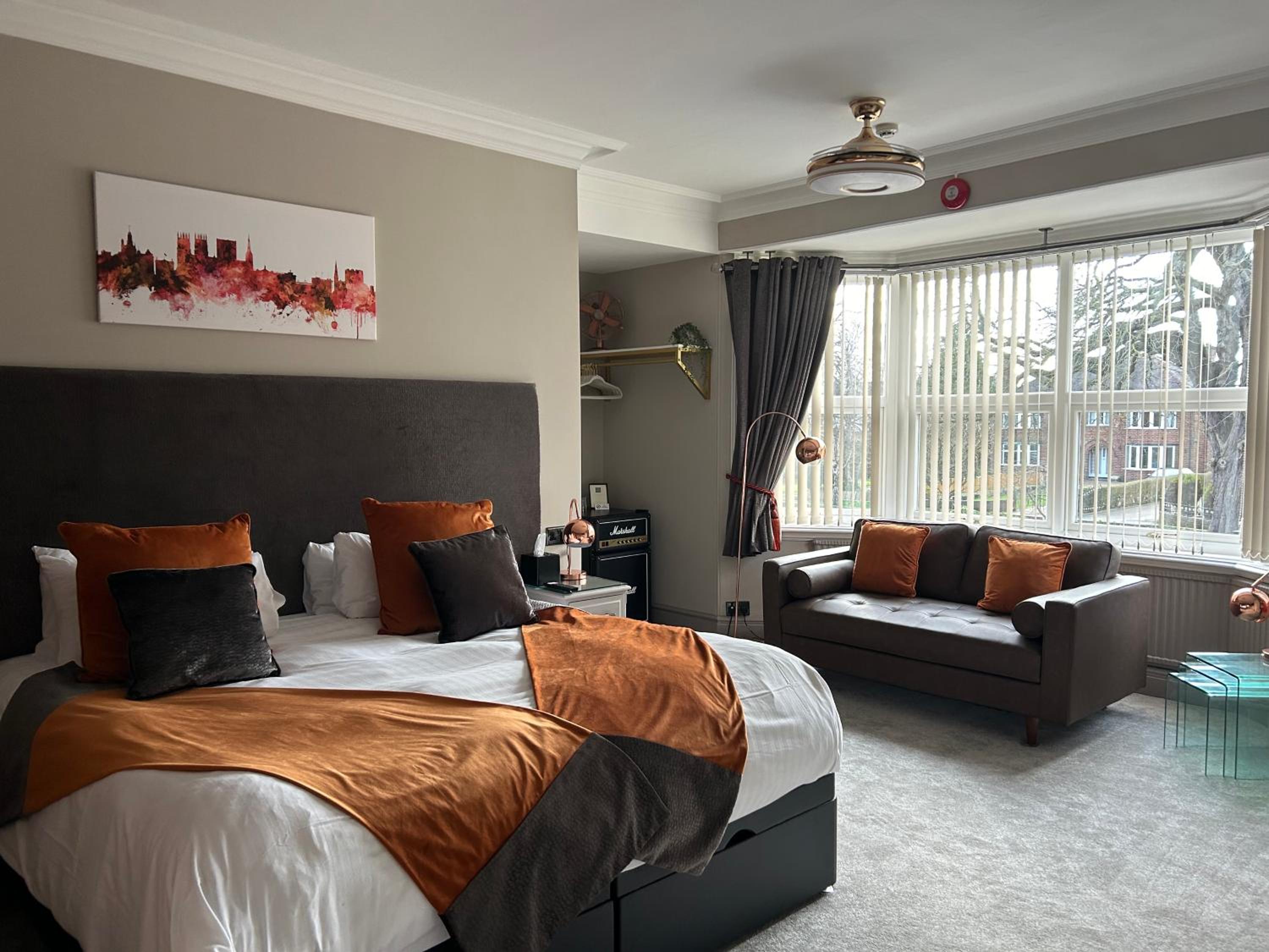 Superior Deluxe Double or Twin Room  - Photo 9
