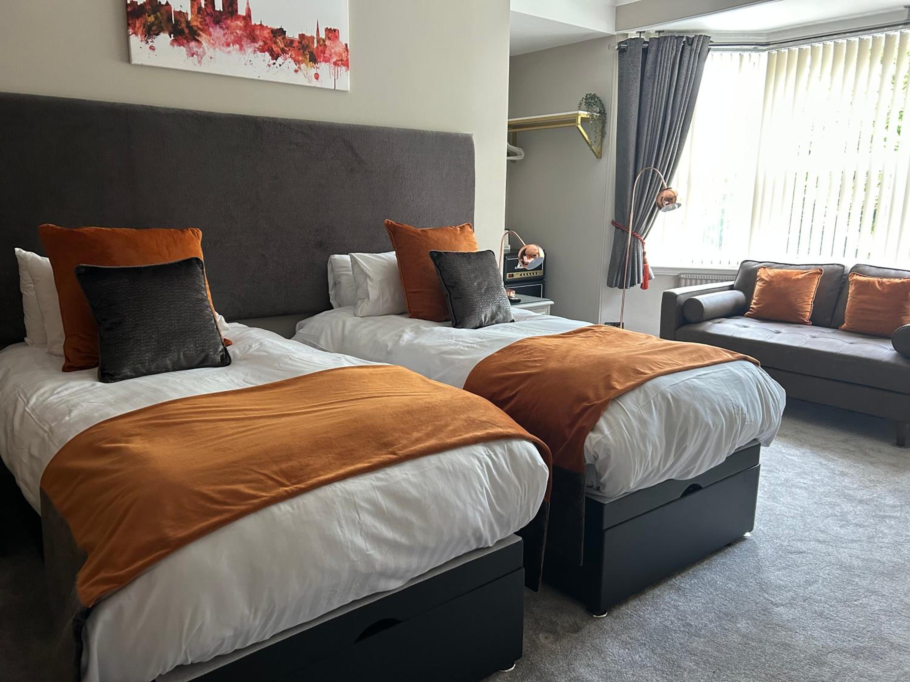 Superior Deluxe Double or Twin Room  - Photo 11