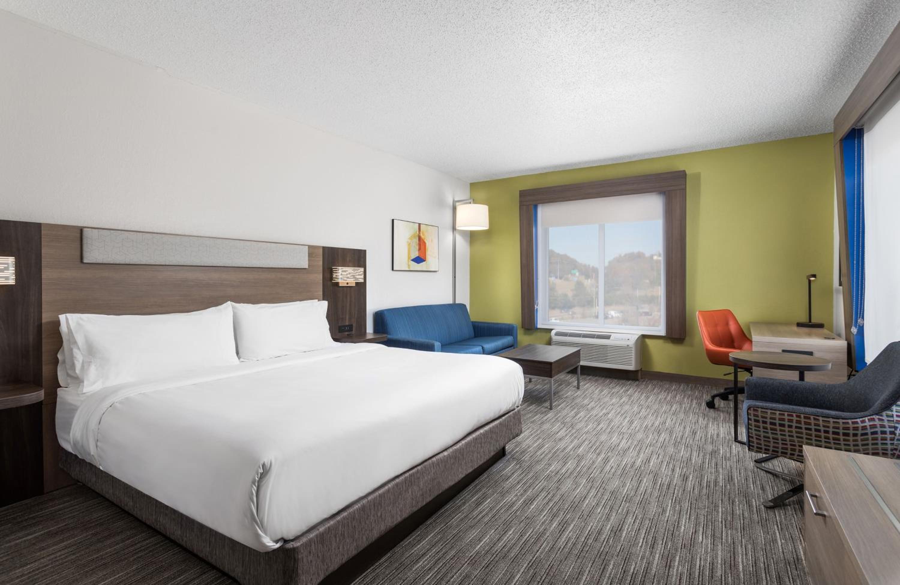 King Room - Non-Smoking - Photo 4