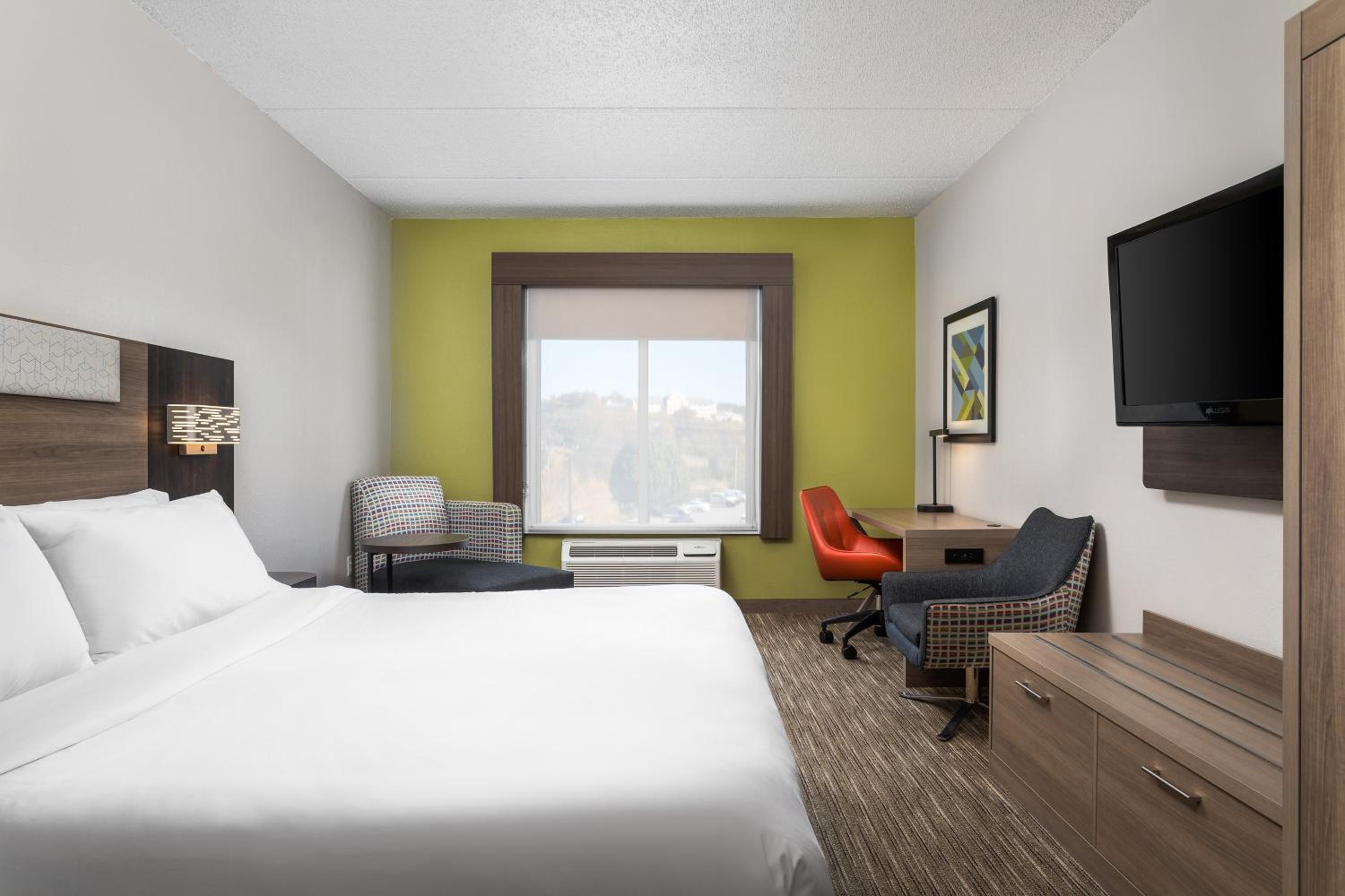 Standard King Room - Photo 7