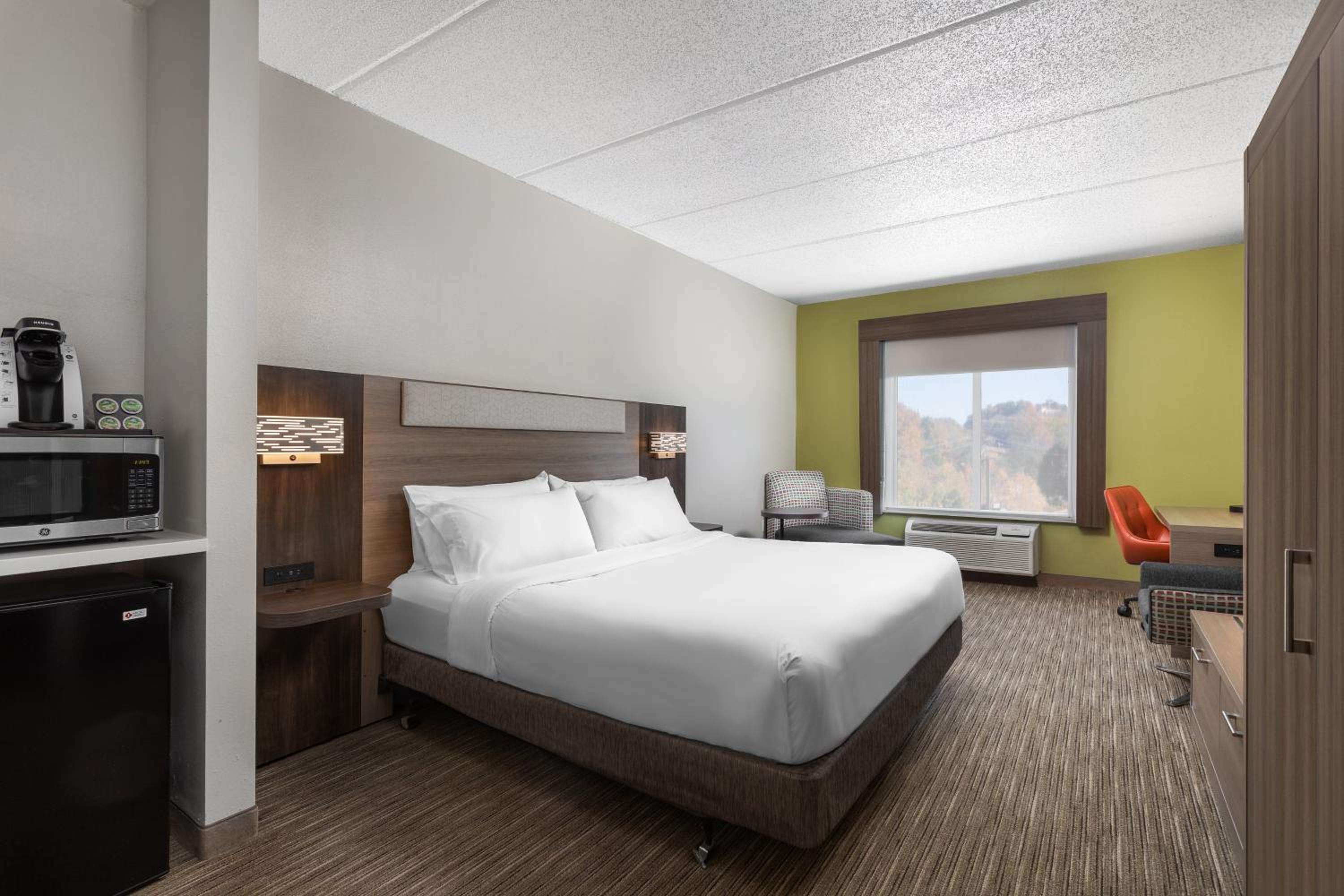 Standard King Room - Photo 4