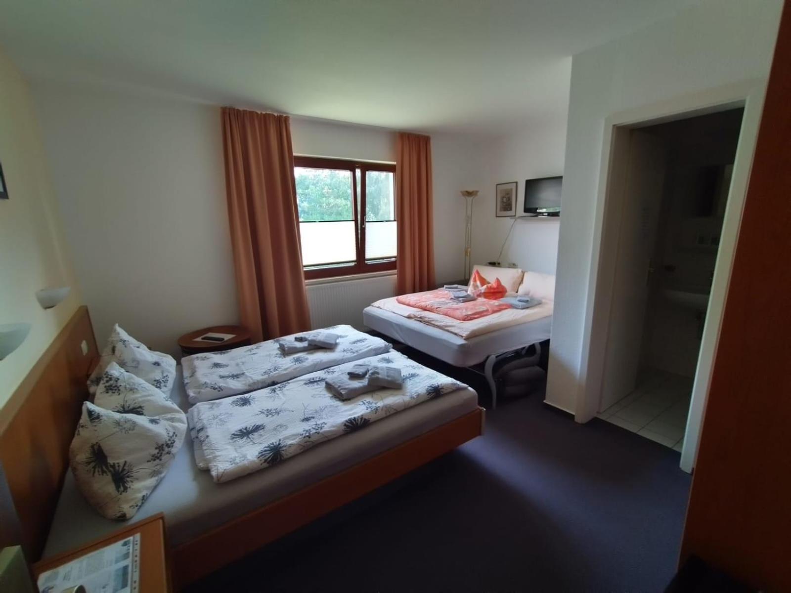 Double Room with Private Bathroom photo 2