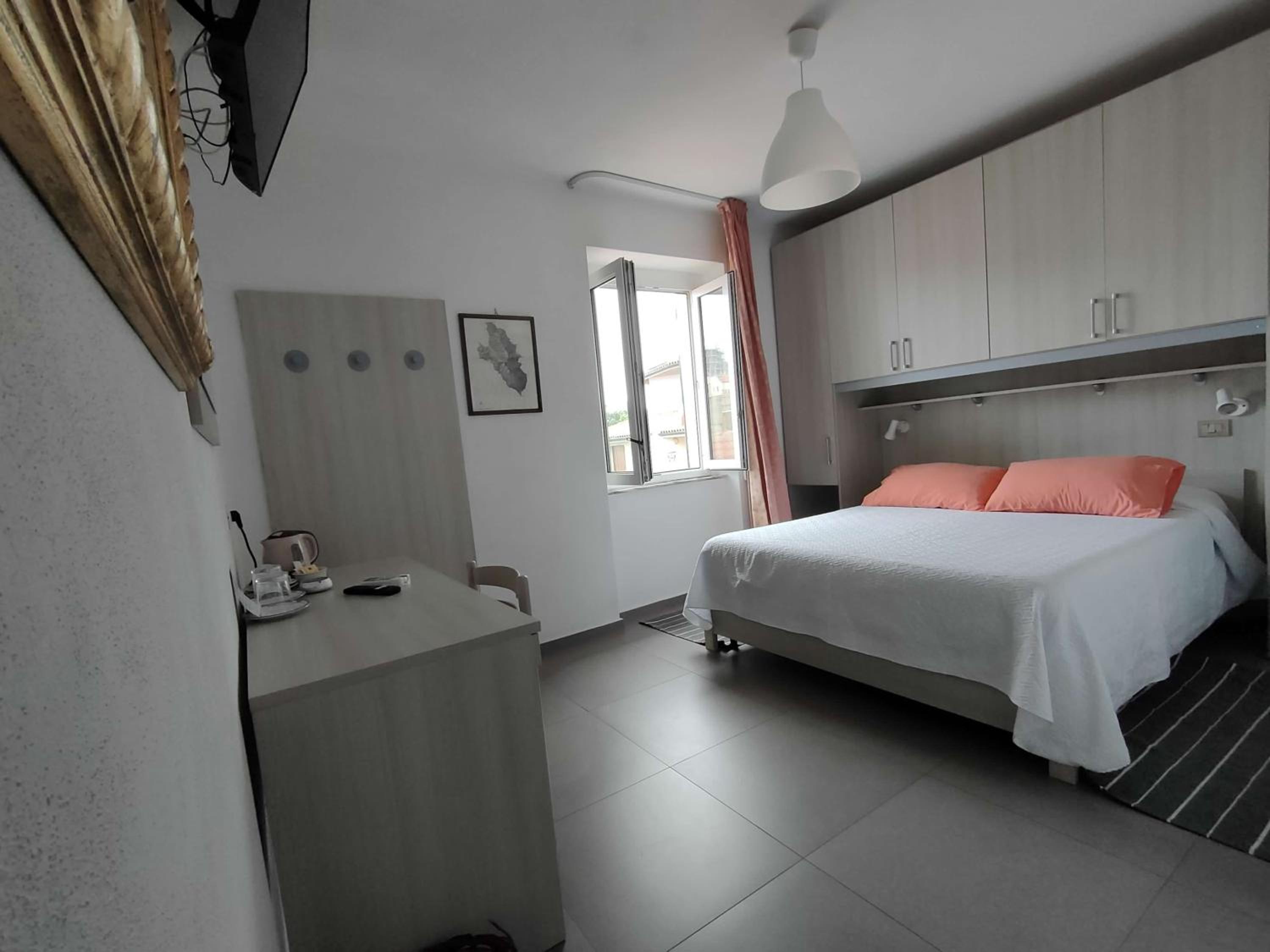Double Room with Private Bathroom photo 2