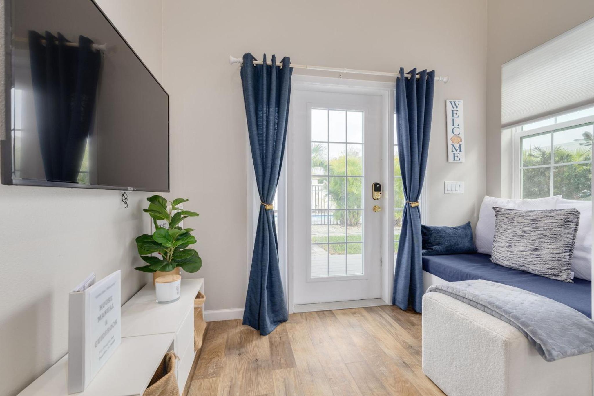 One-Bedroom House photo 1