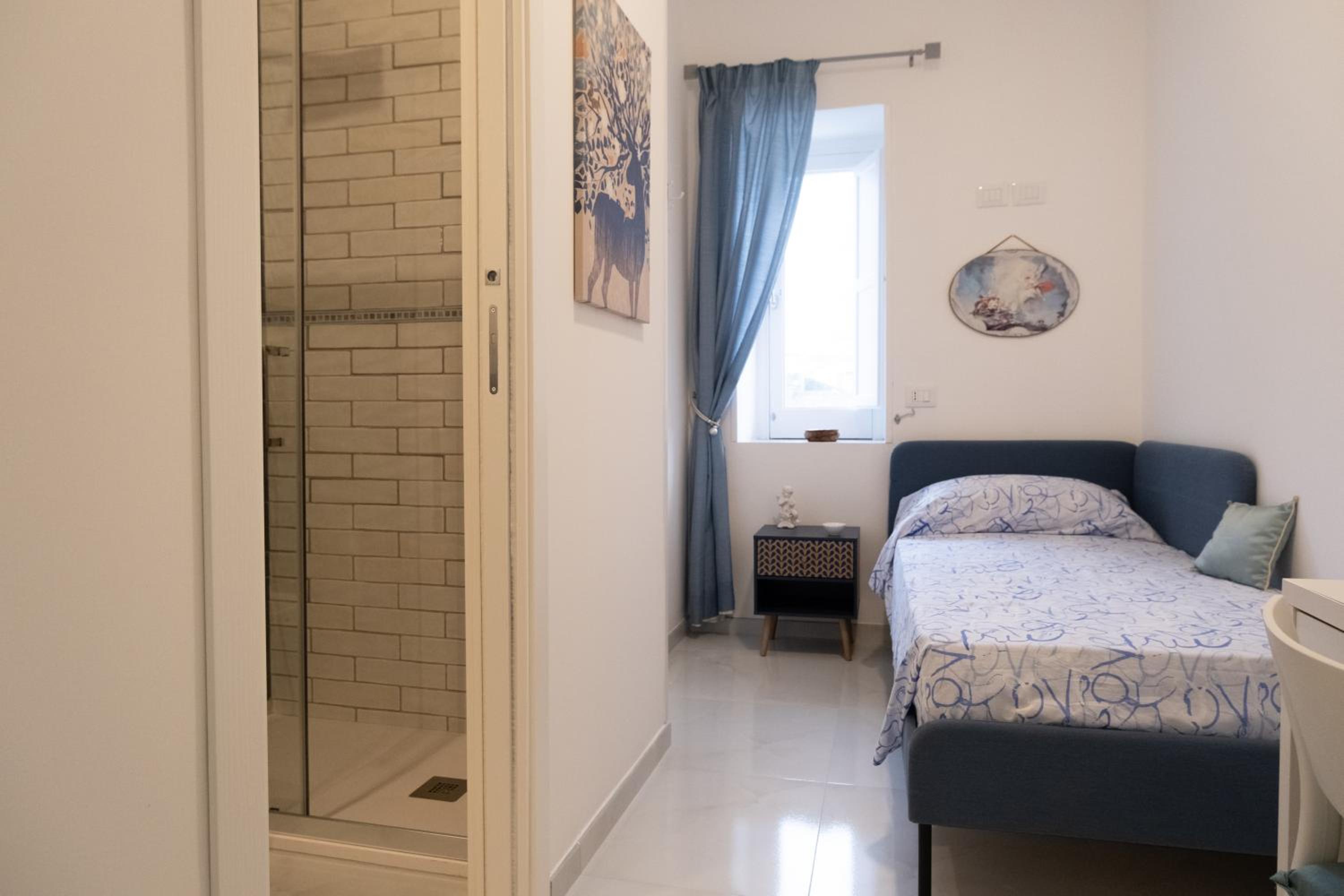 Single Room photo 2