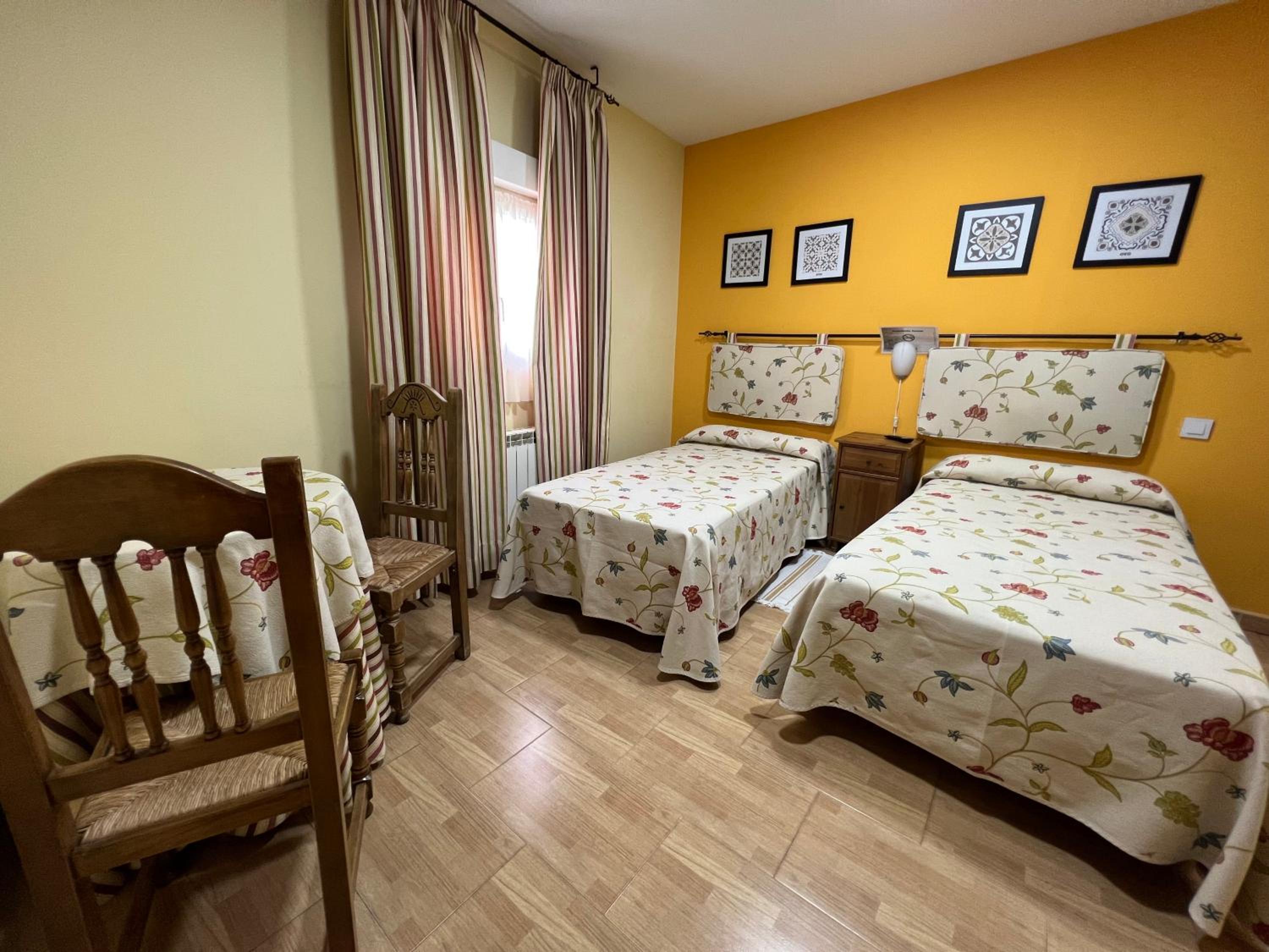 Double or Twin Room photo 3