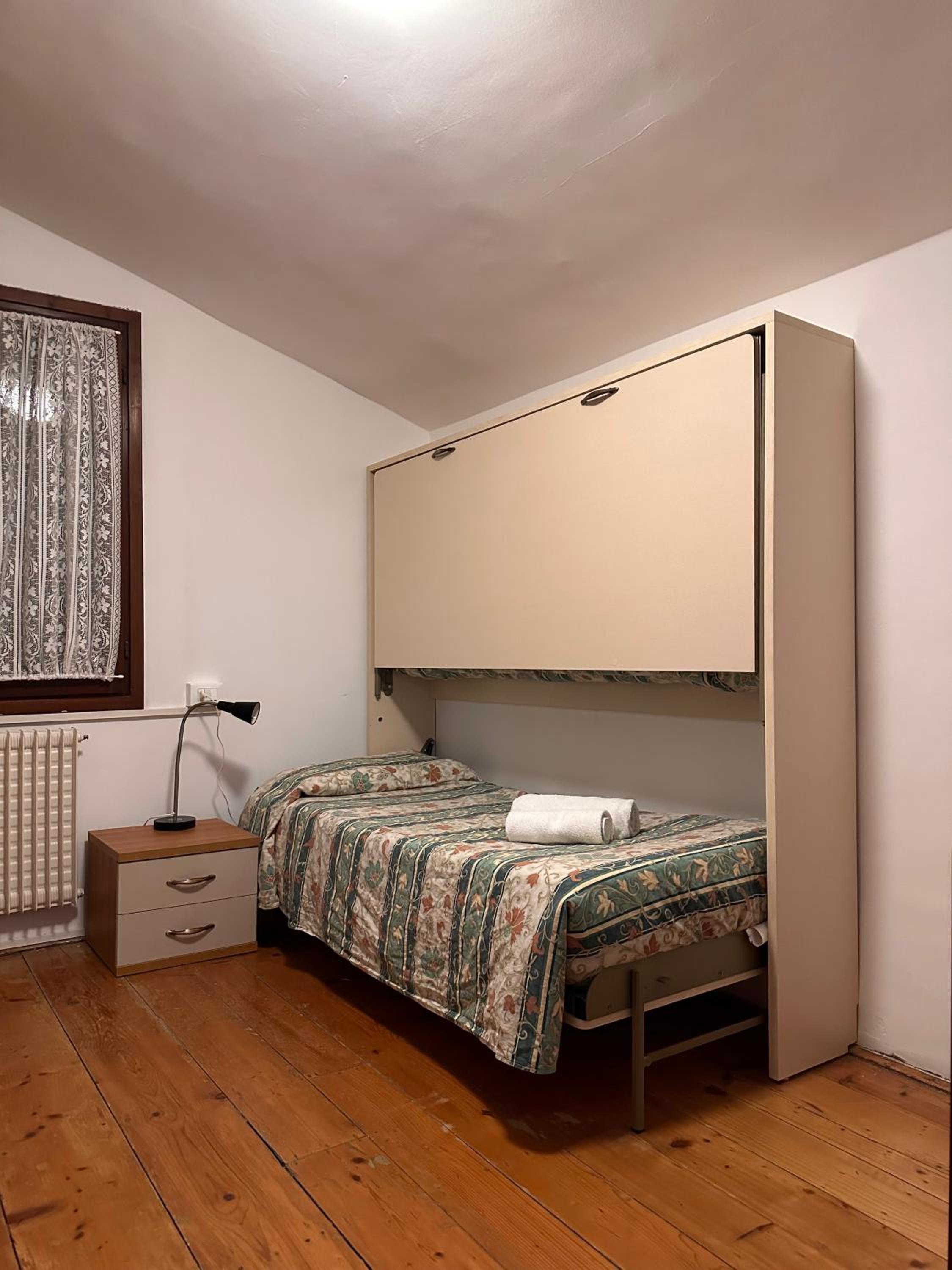 Camera Singola con bagno privato