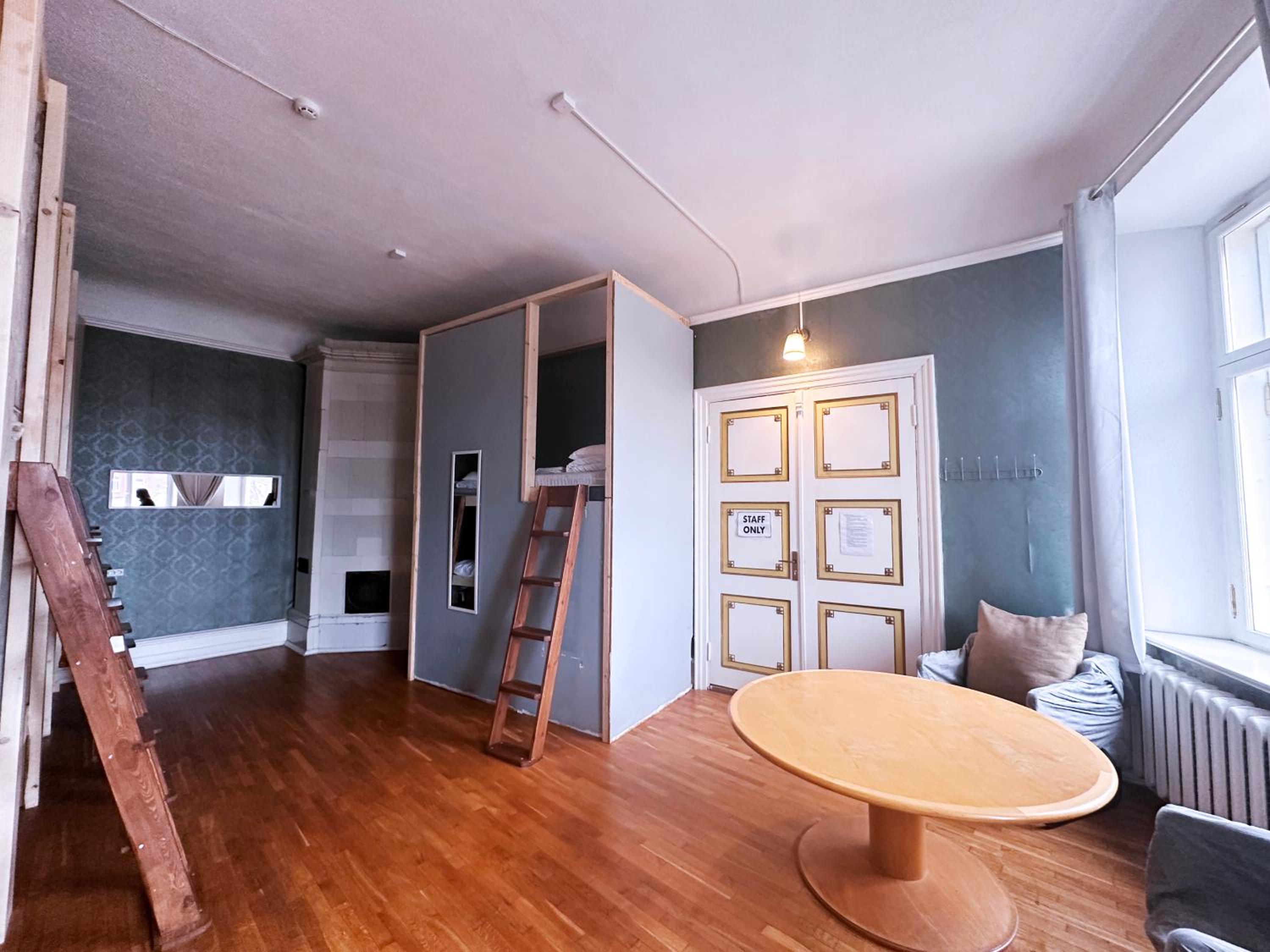 10-Bed Private Room photo 1