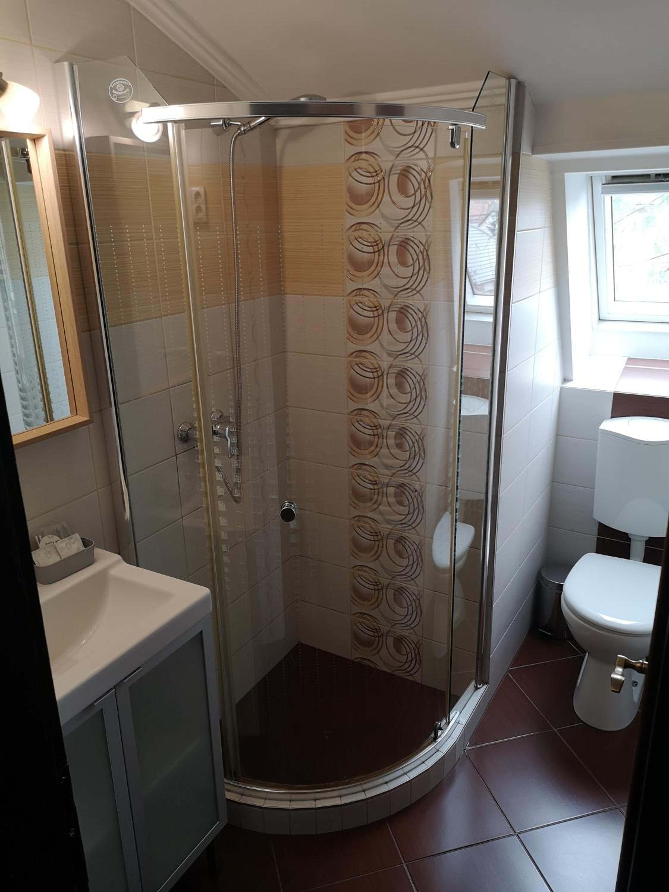 Standard Double or Twin Room - Photo 3