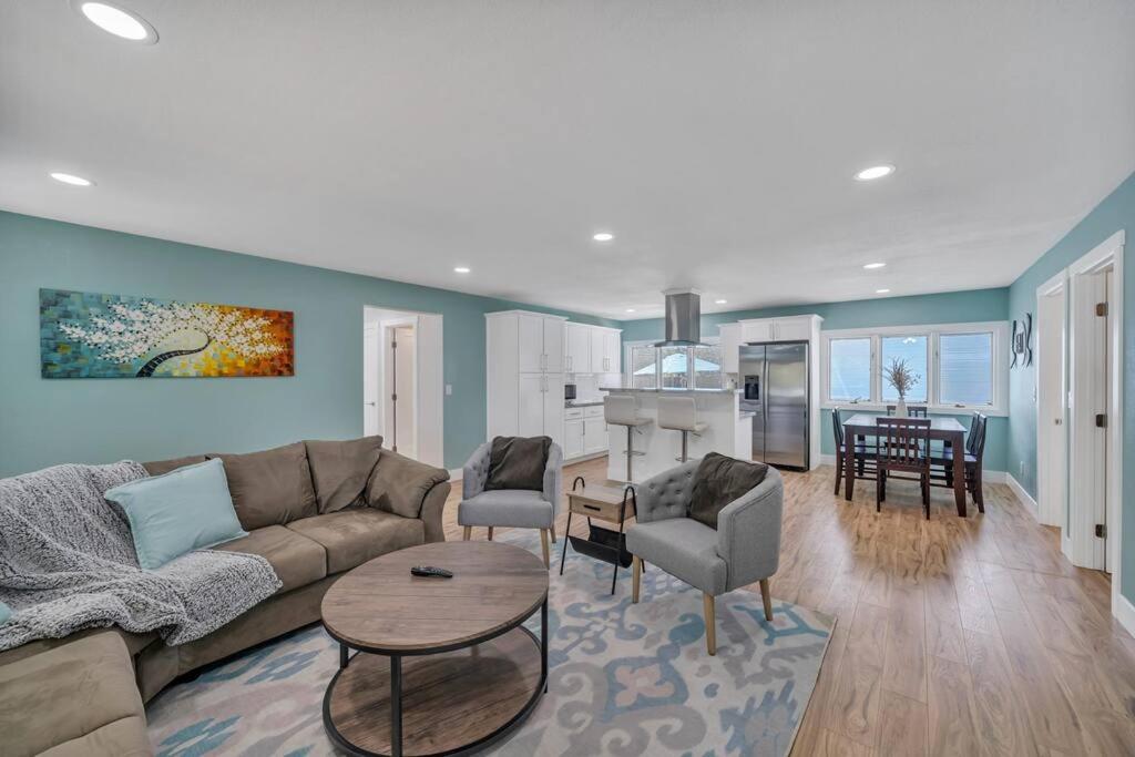 Five-Bedroom House photo 1