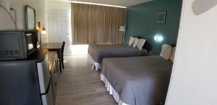 Double Room with Sea View - Photo 23