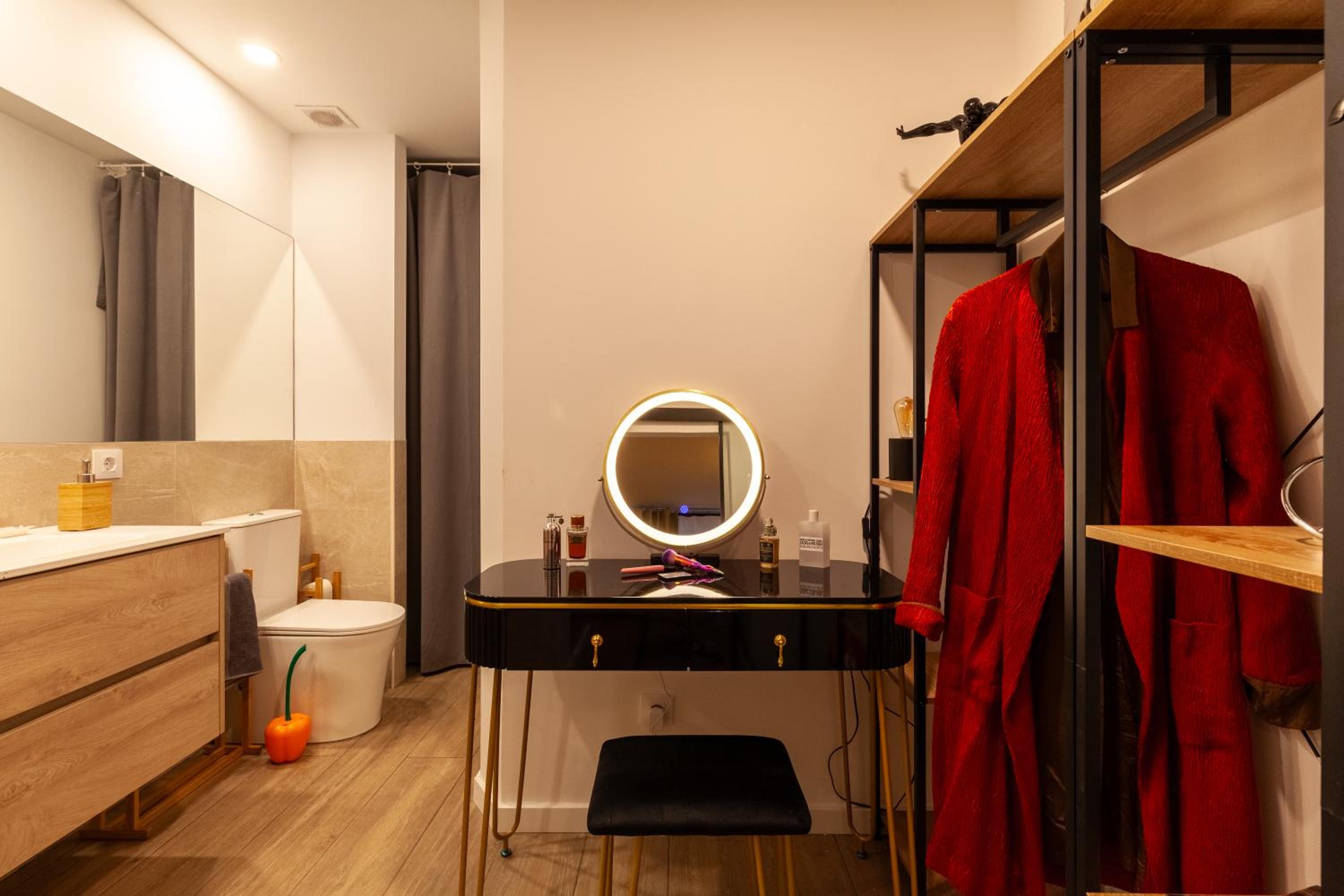 One-Bedroom Apartment photo 3