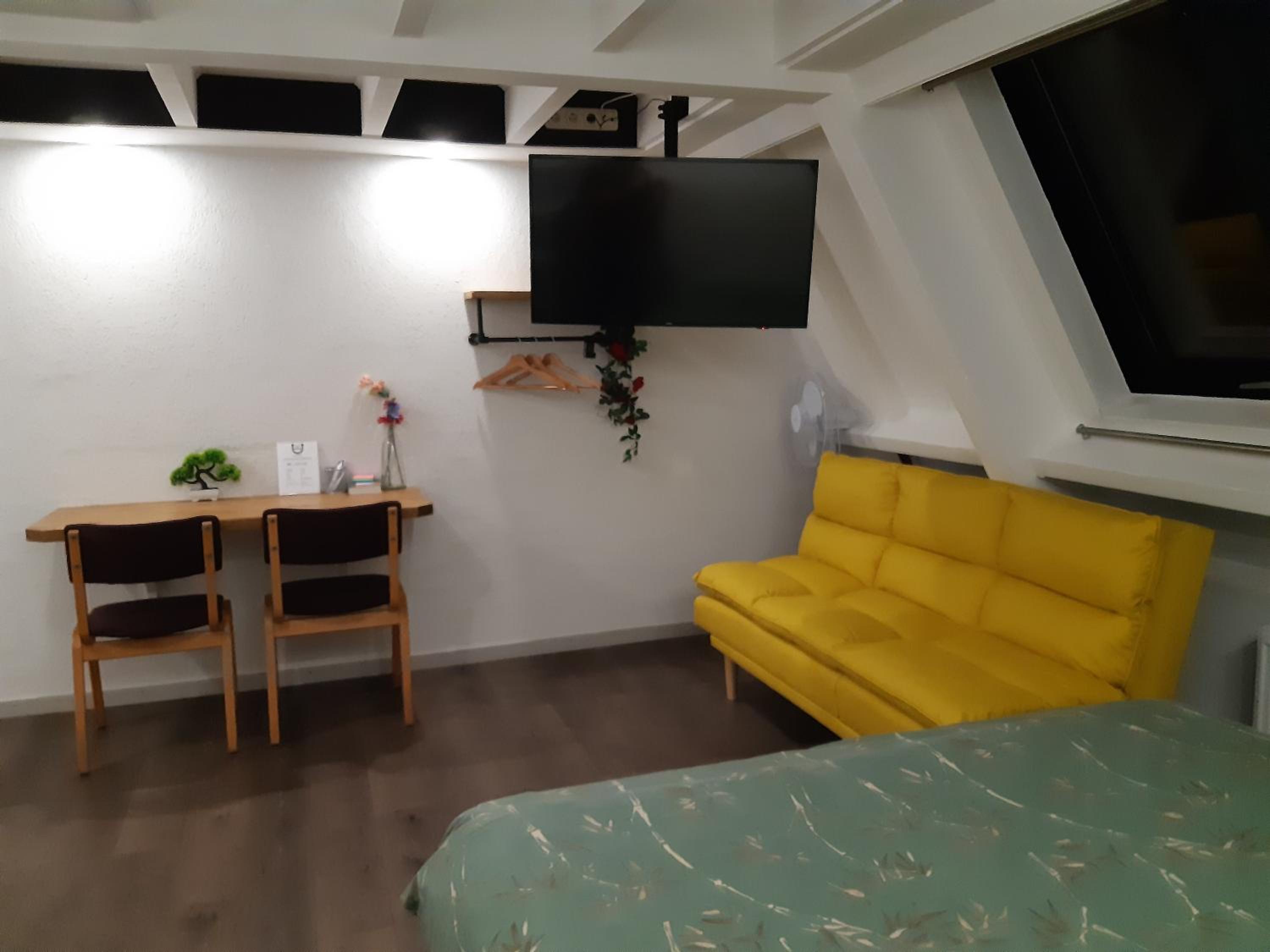 Deluxe King Room photo 3