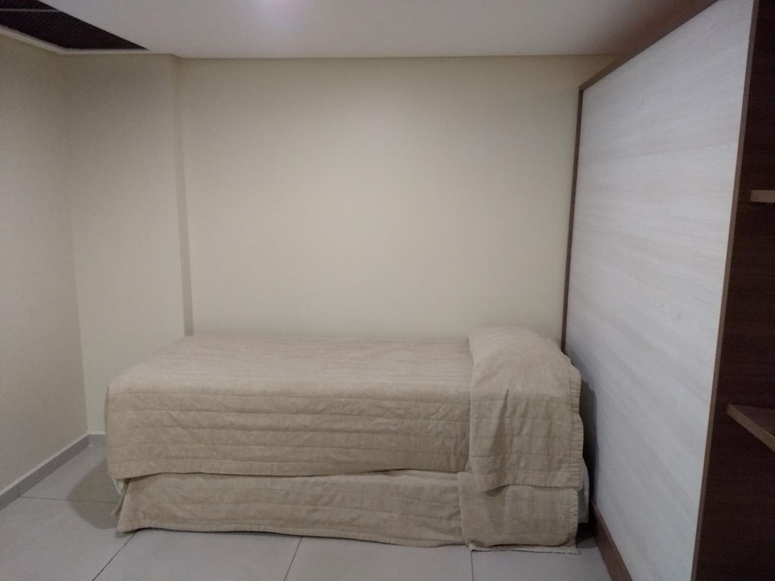Deluxe Queen Suite - Photo 9