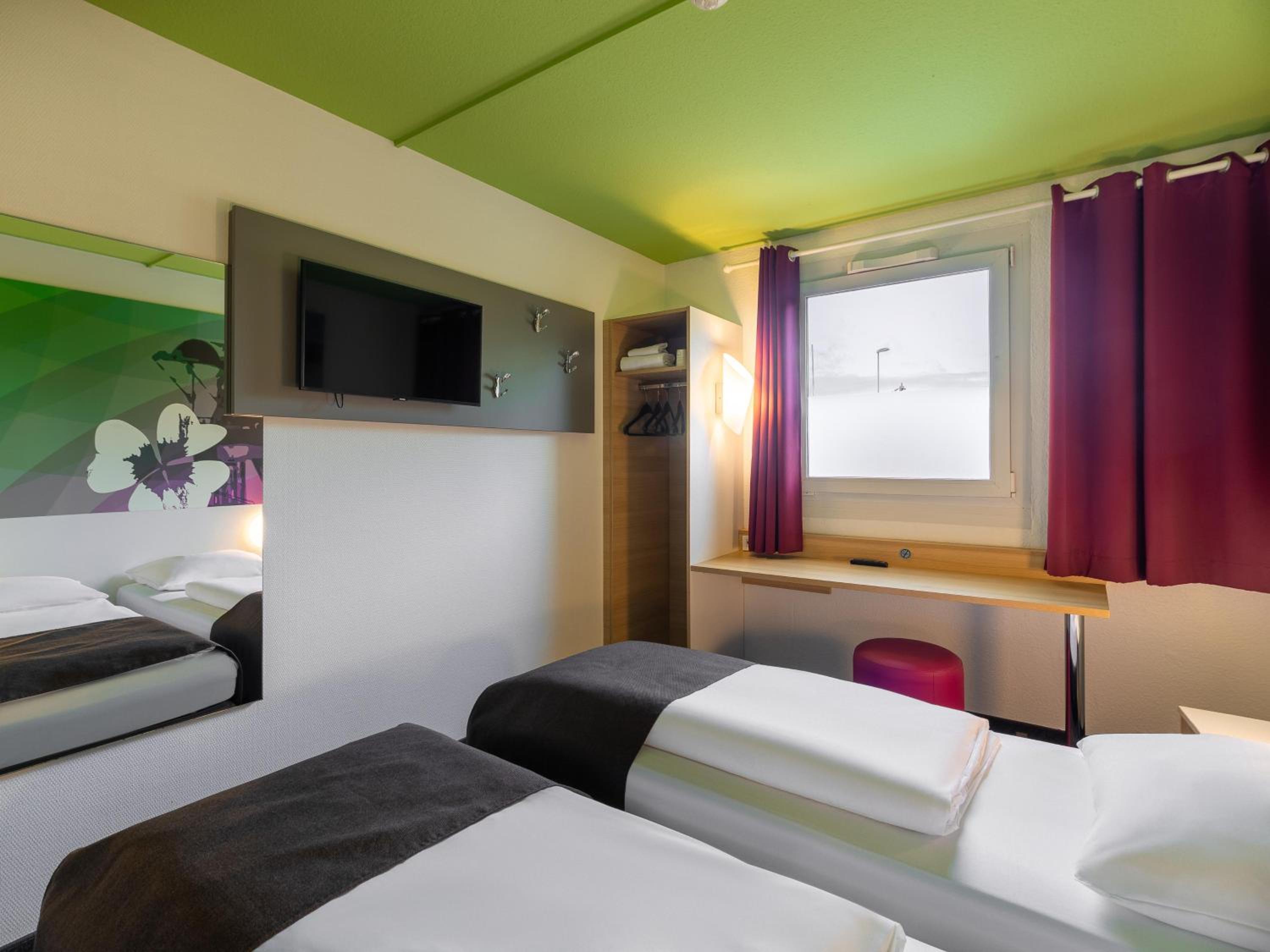 Twin Room - Photo 5