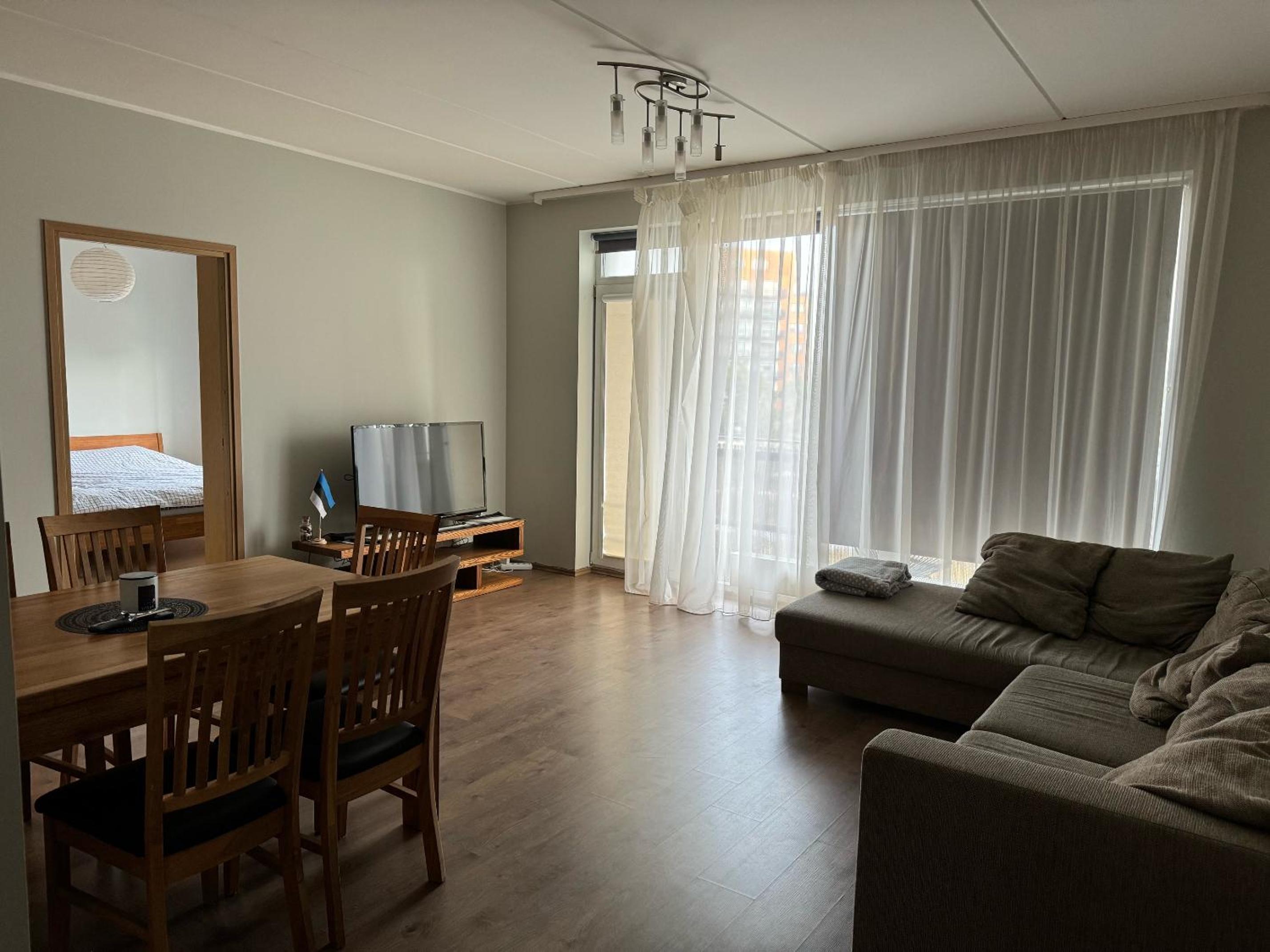 One-Bedroom Apartment photo 1