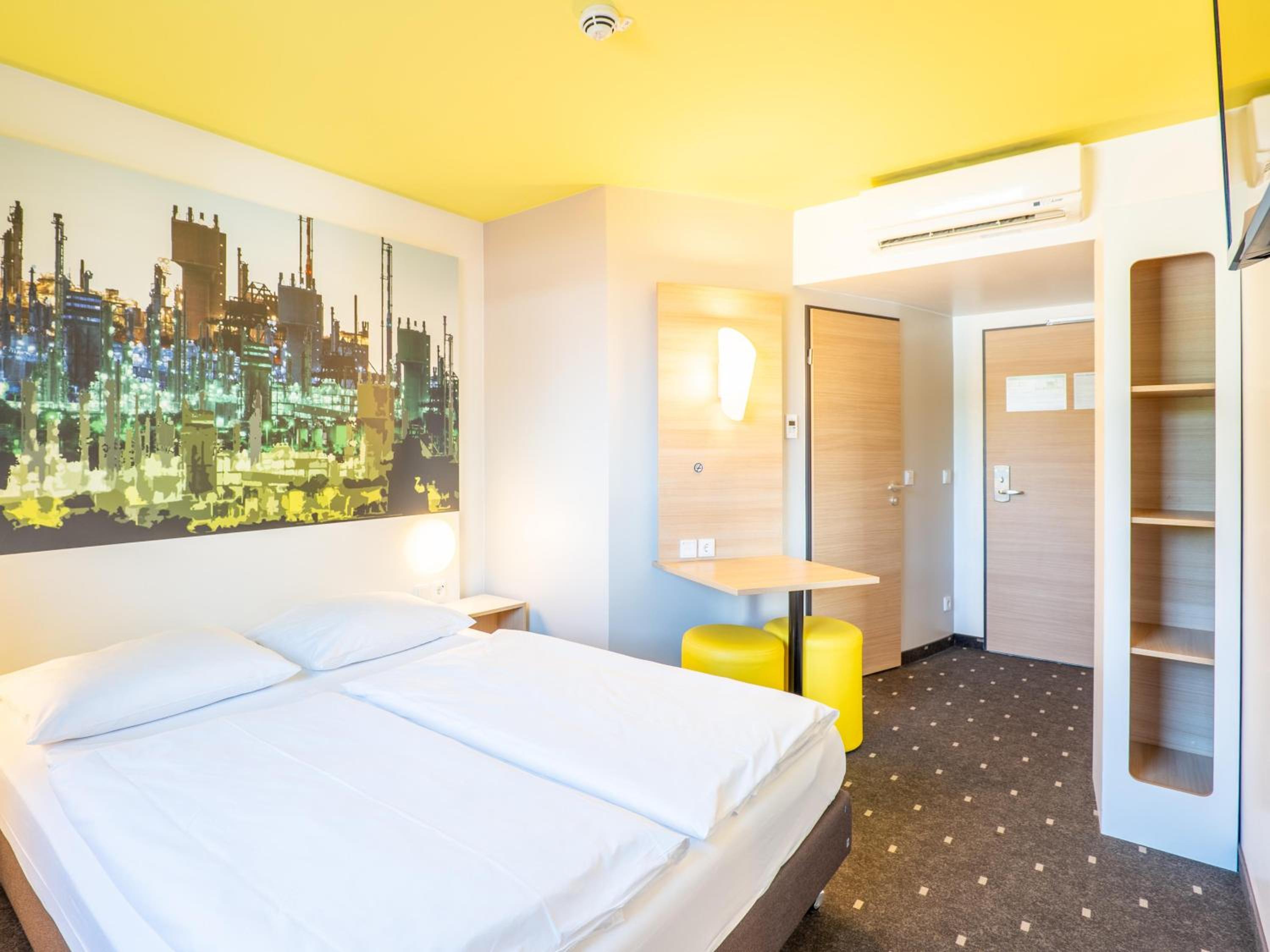 Double Room thumbnail 5