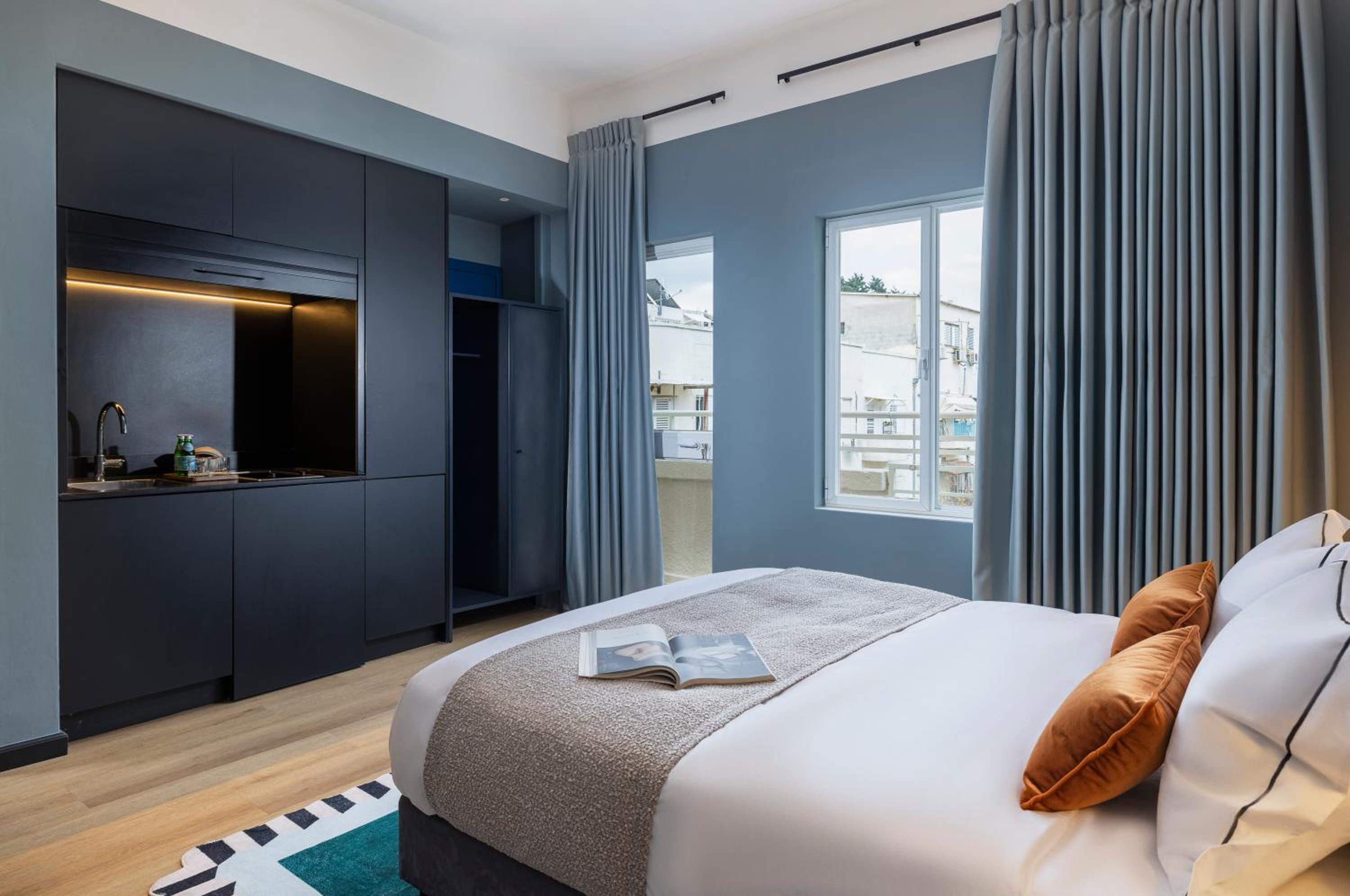 Queen Room with Balcony