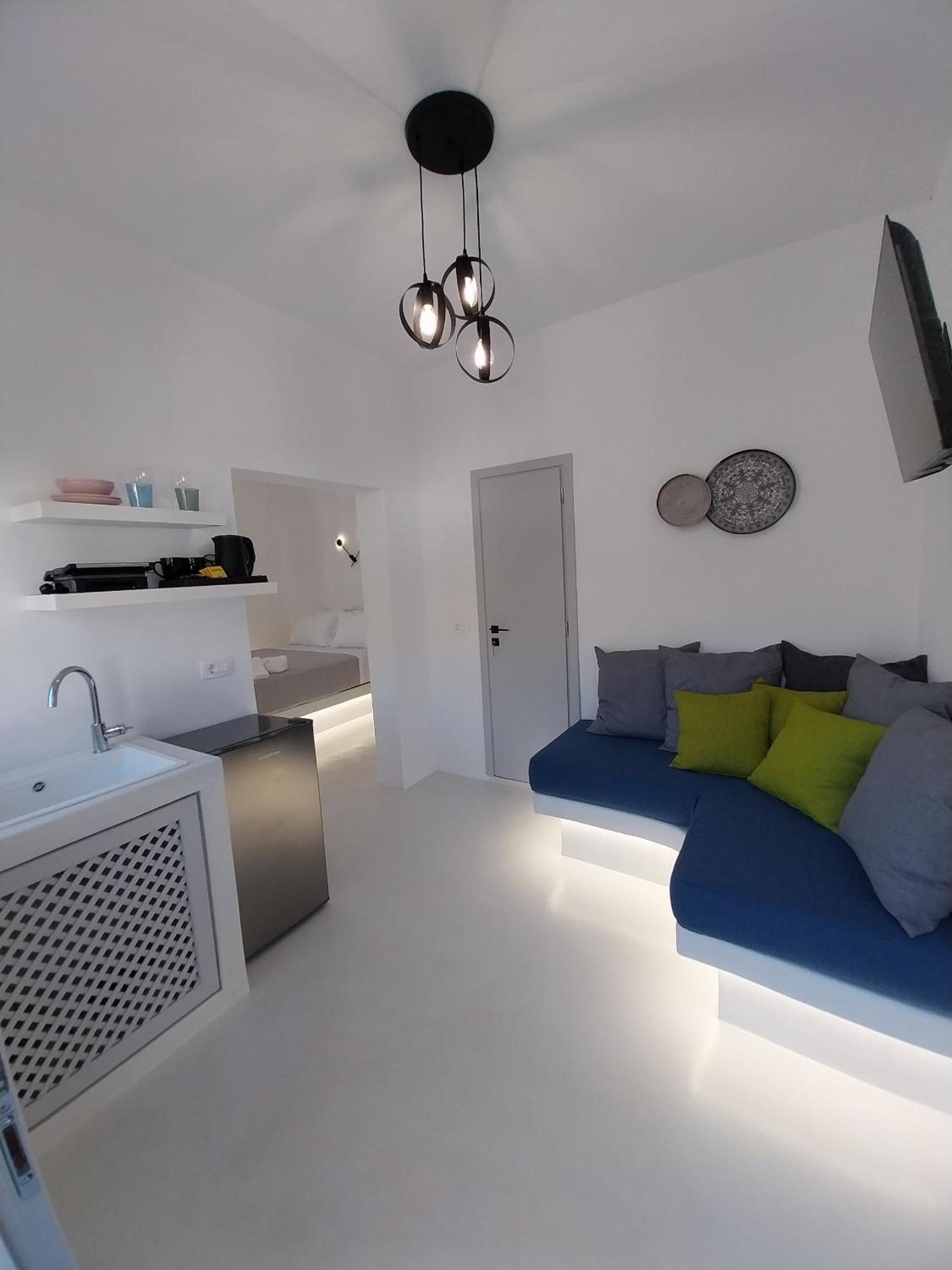Deluxe Room - Photo 21