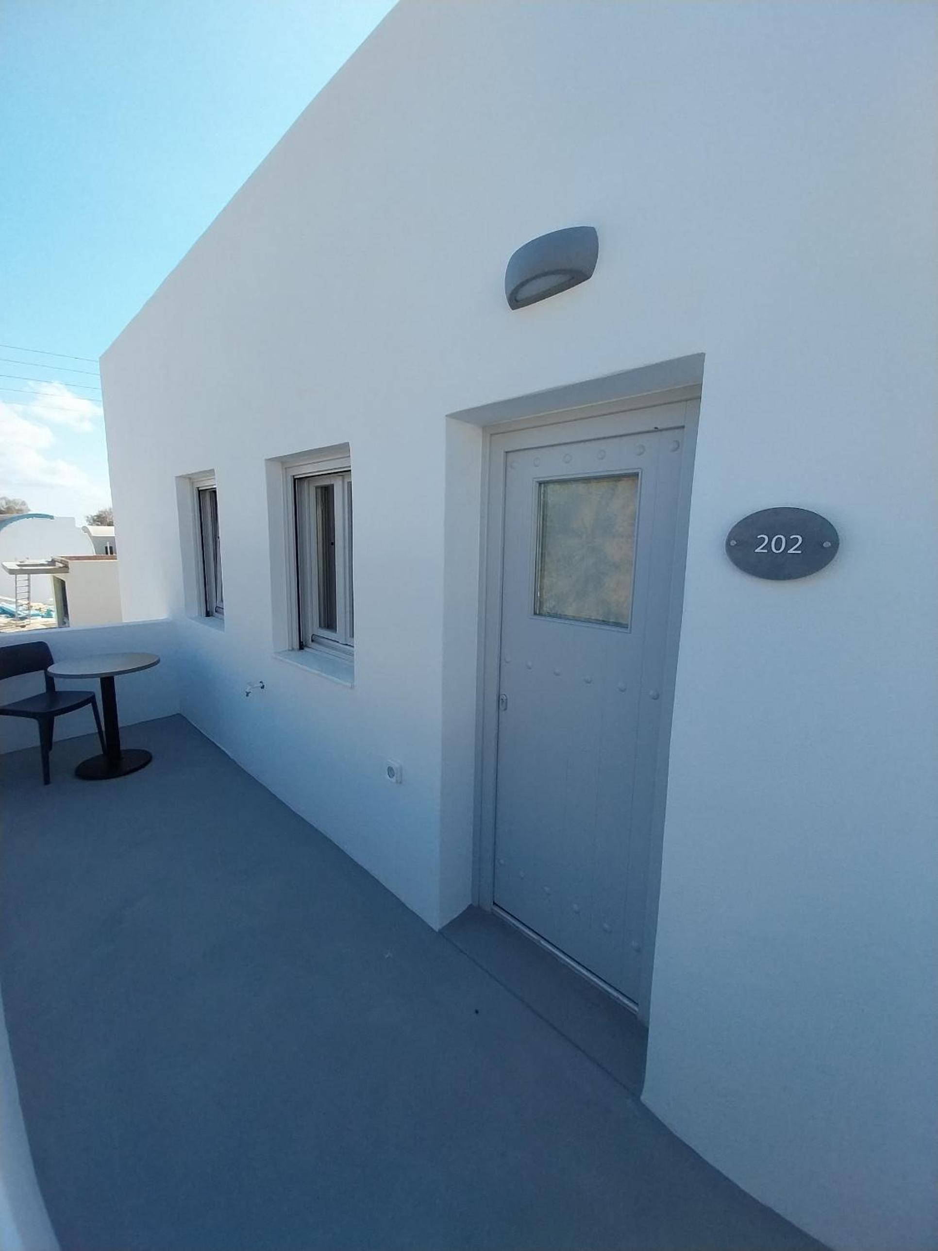 Deluxe Room - Photo 13