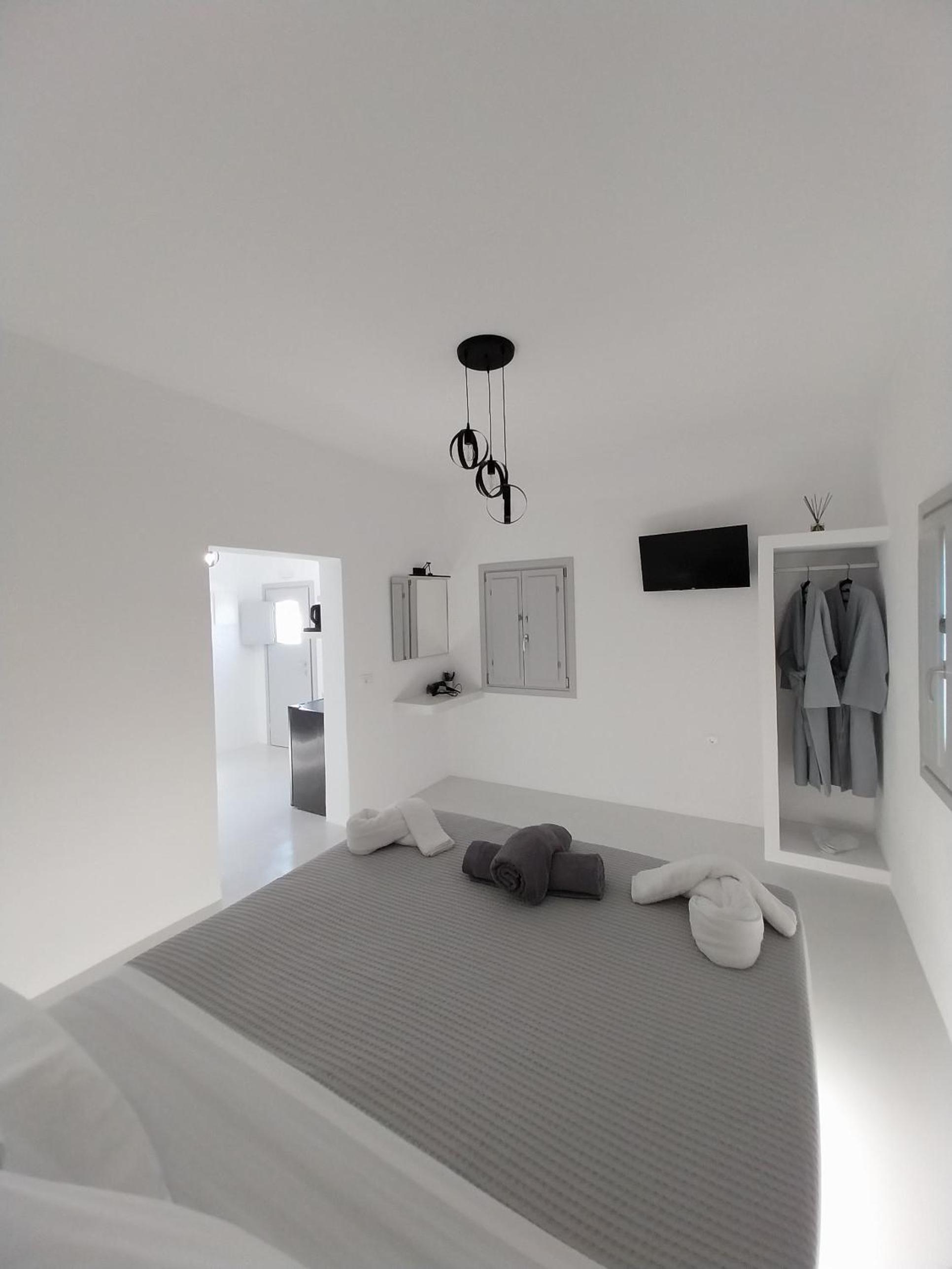 Deluxe Room - Photo 15