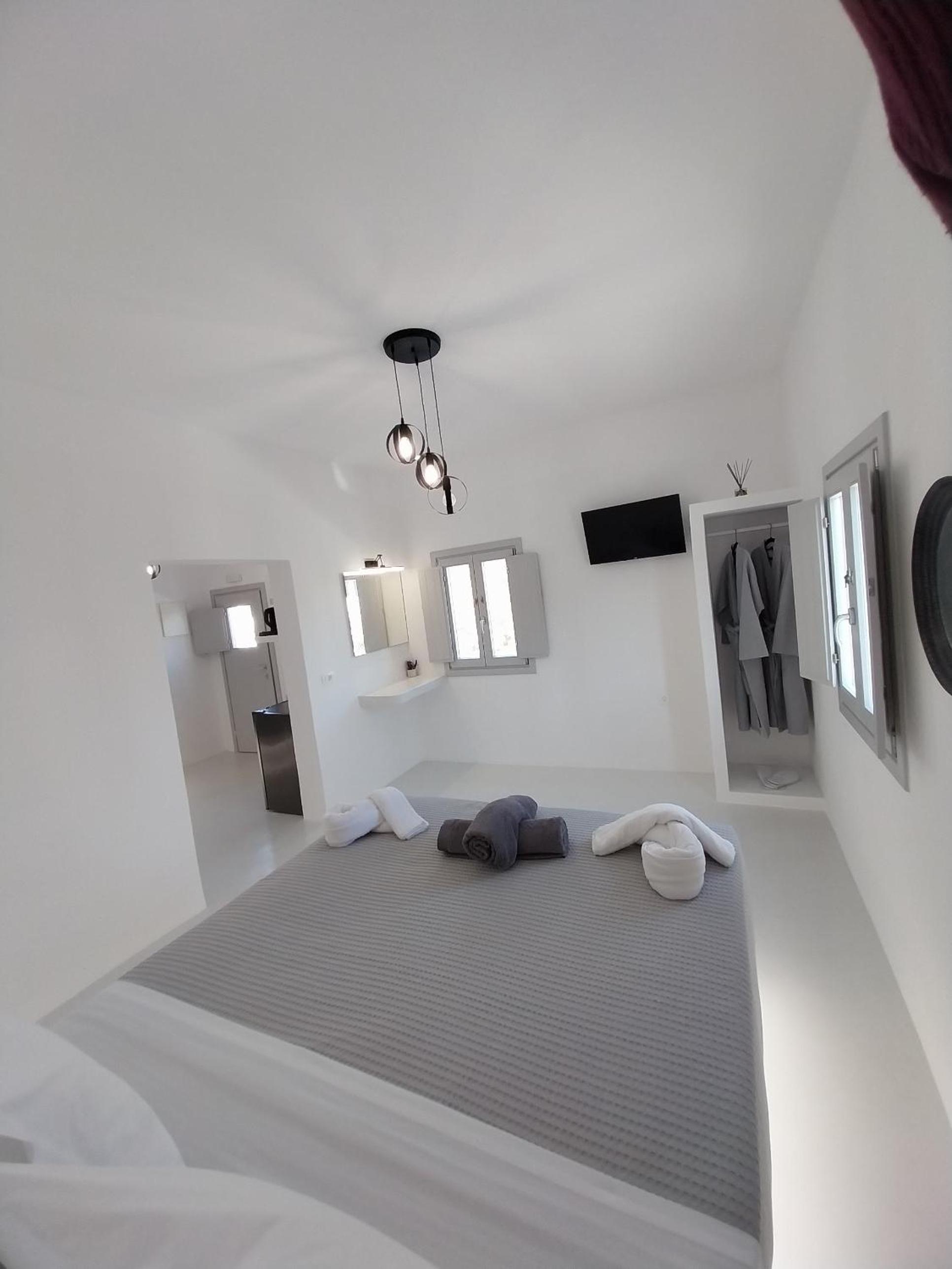 Deluxe Room - Photo 14