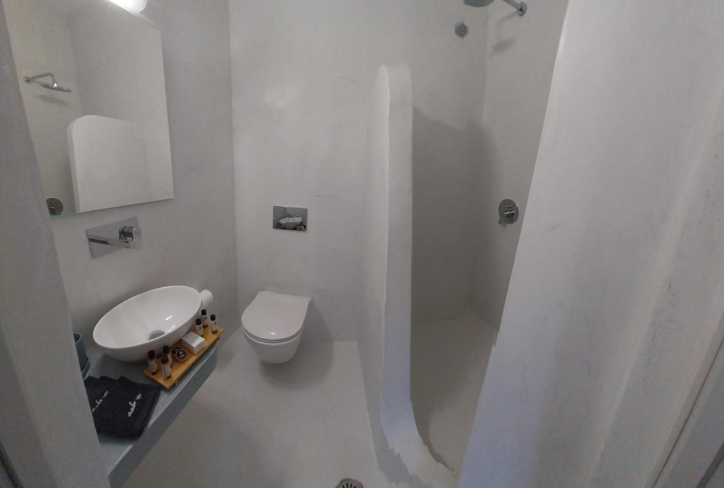Deluxe Room - Photo 11