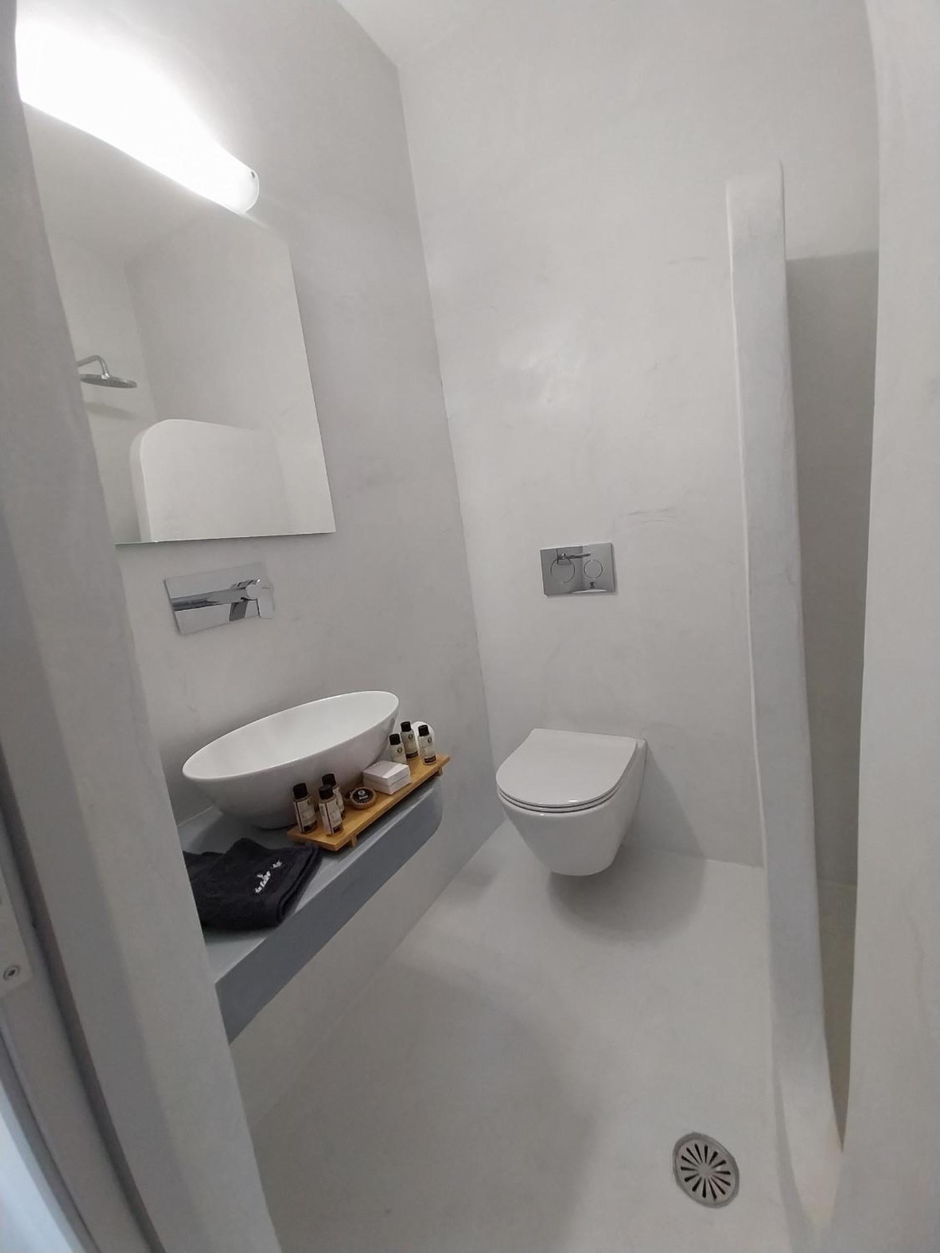 Deluxe Room - Photo 10