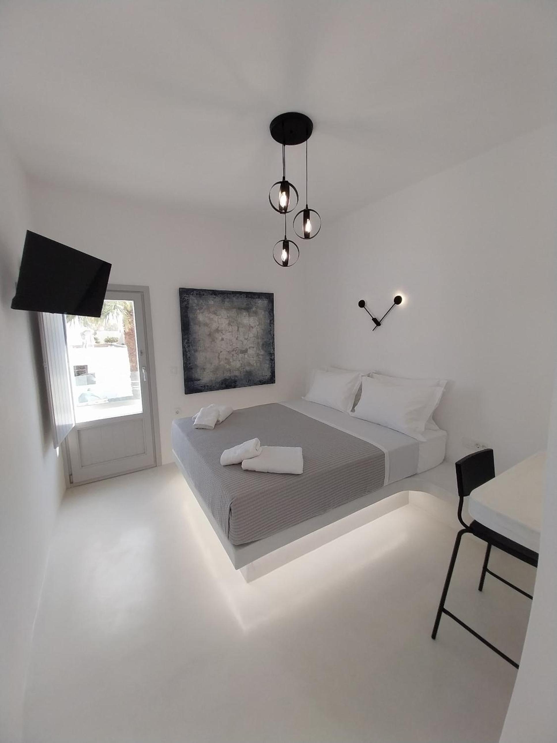 Deluxe Room - Photo 8
