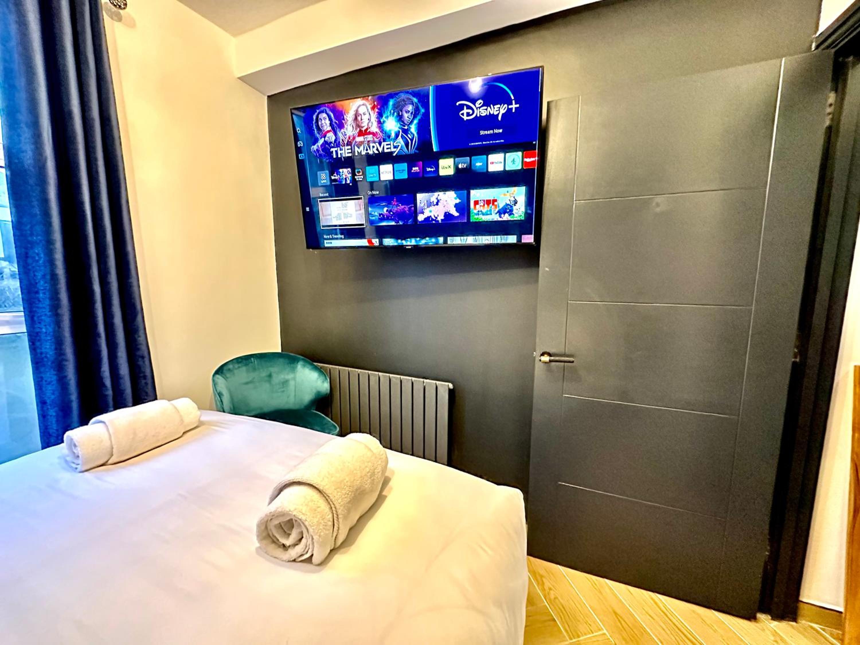 Deluxe Double Room with Shower photo 2