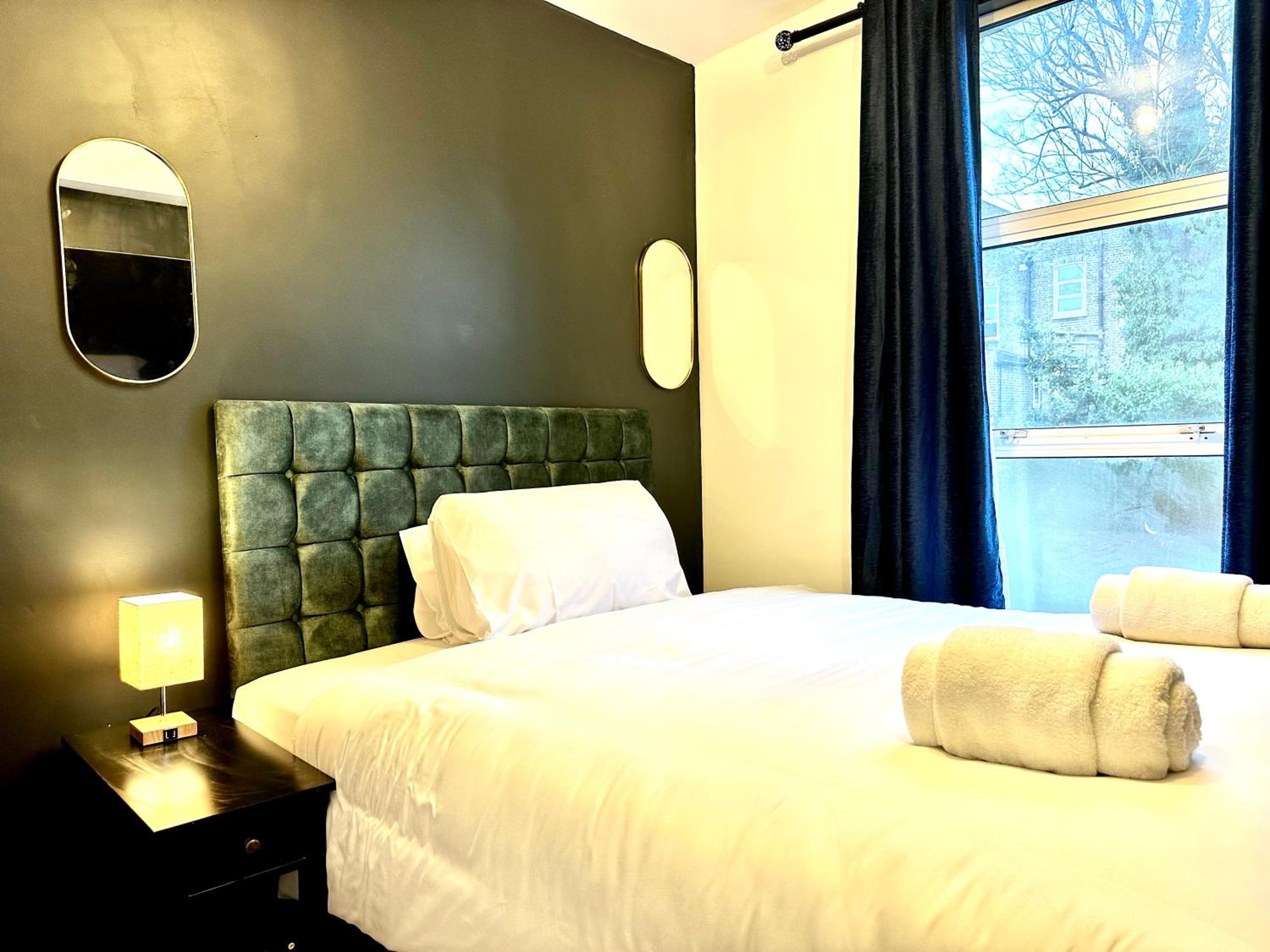 Deluxe Double Room with Shower photo 3