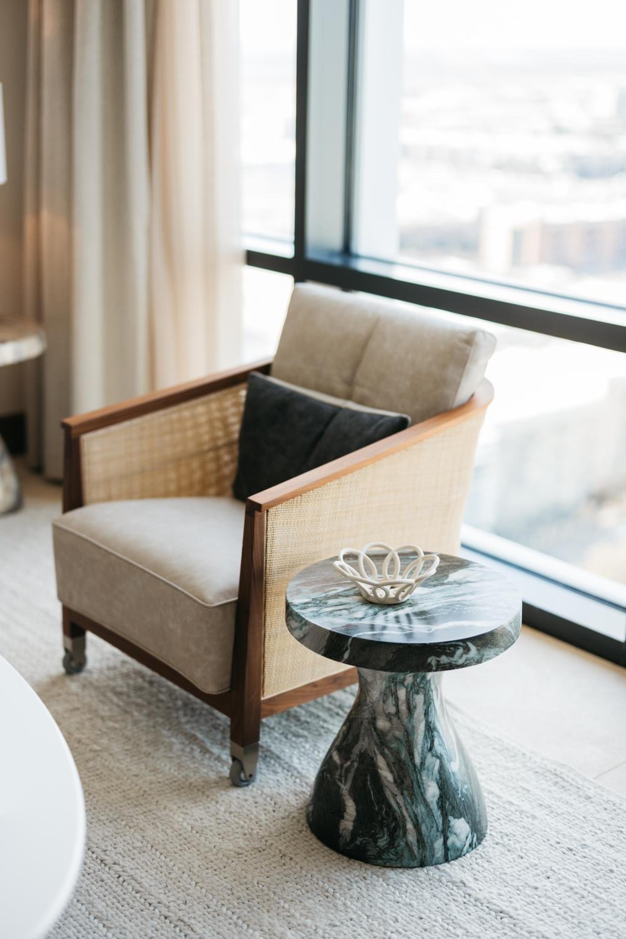 Deluxe King Suite - Photo 15