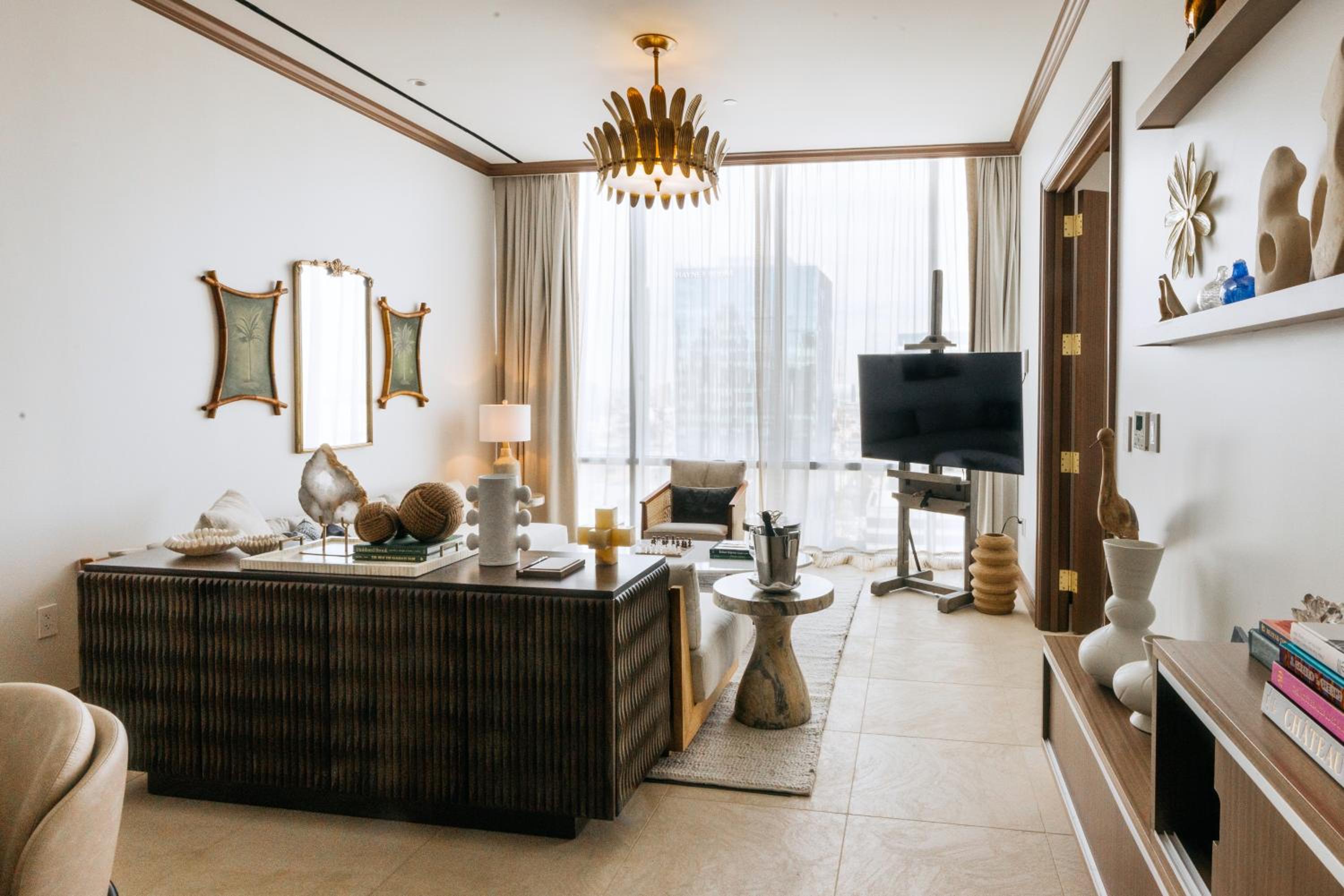 Deluxe King Suite - Photo 1