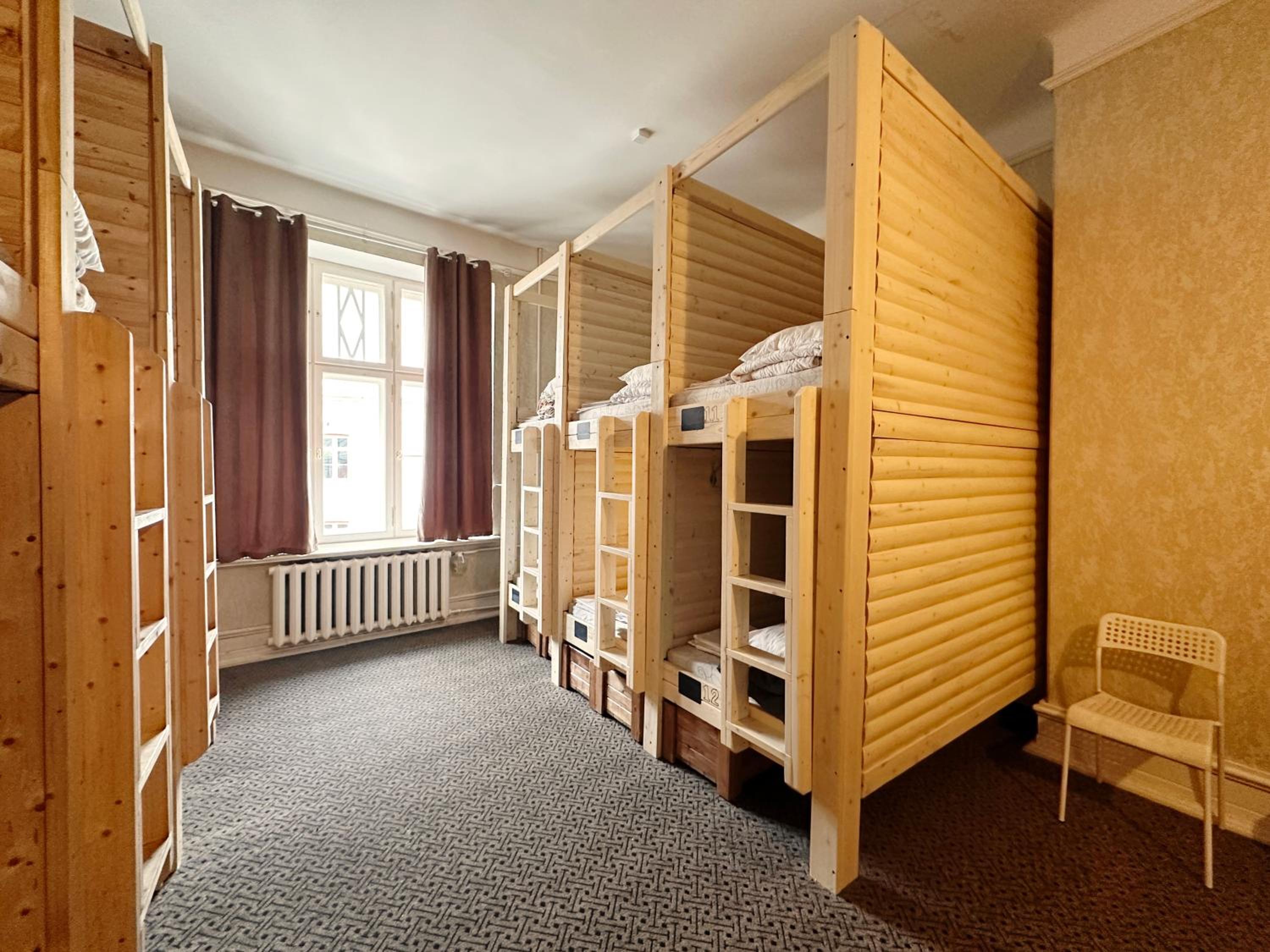 Bed in 16-Bed Mixed Dormitory Room photo 2